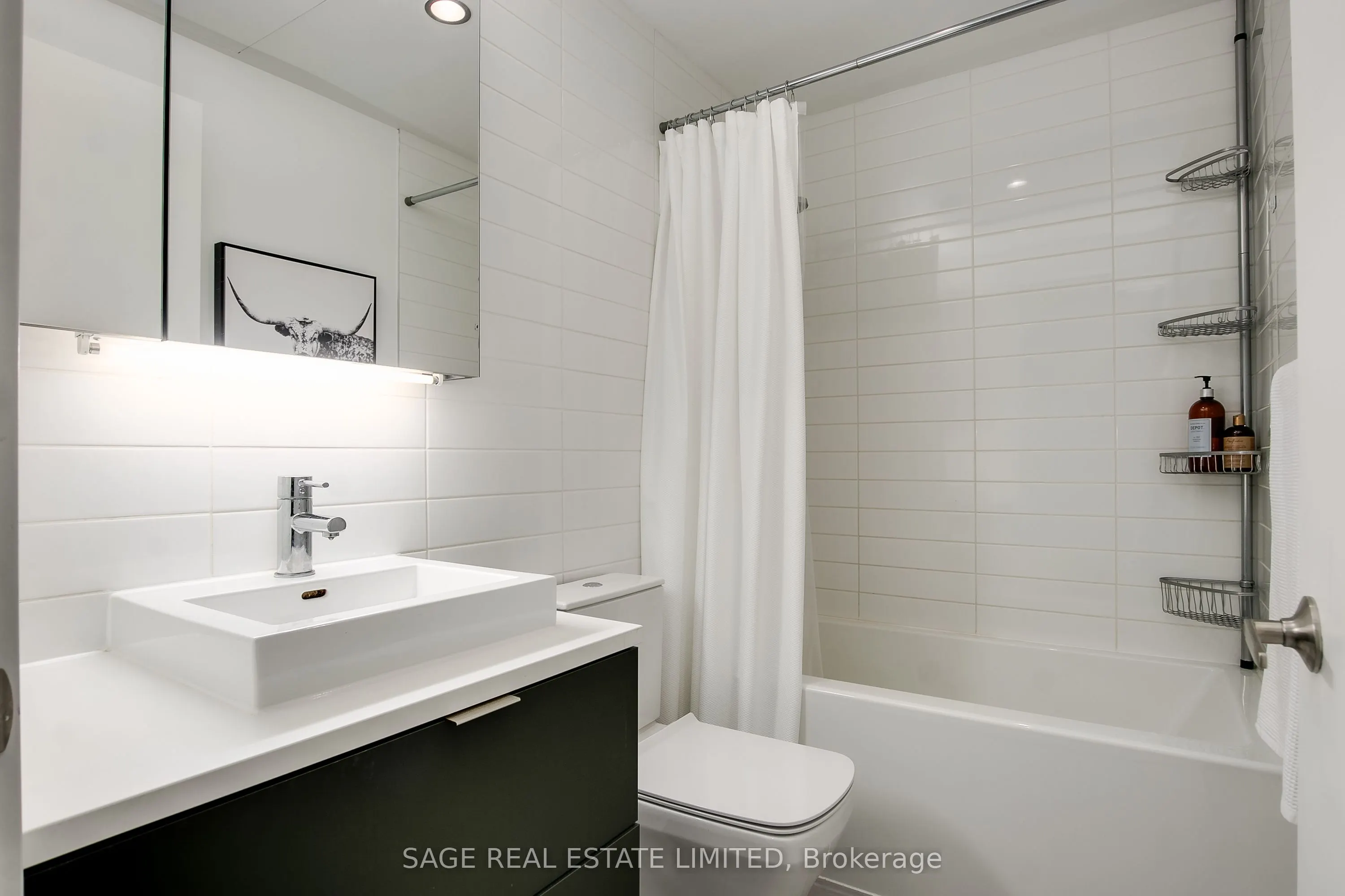 170 Bayview Avenue, #807