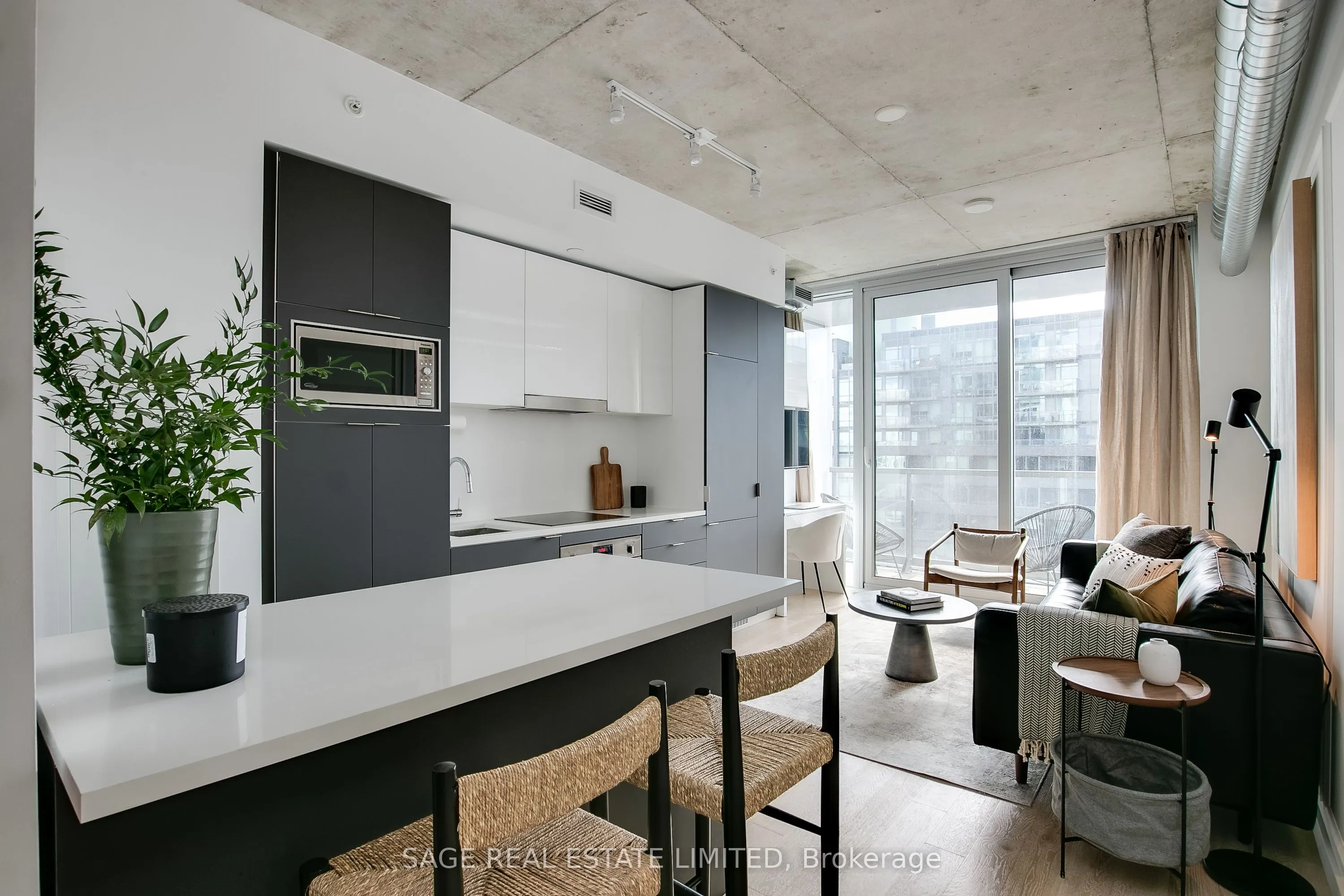 170 Bayview Avenue, #807