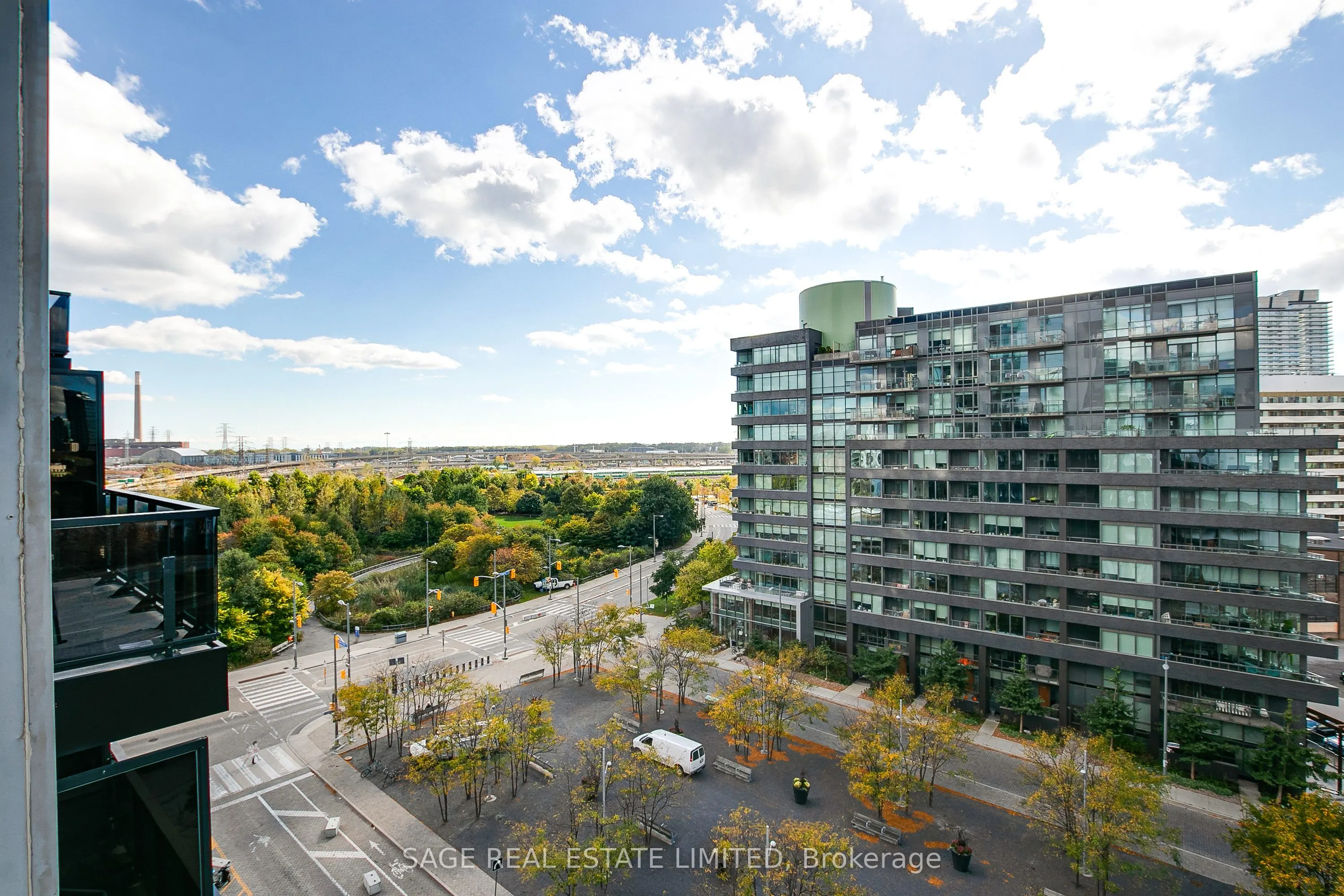 170 Bayview Avenue, #807