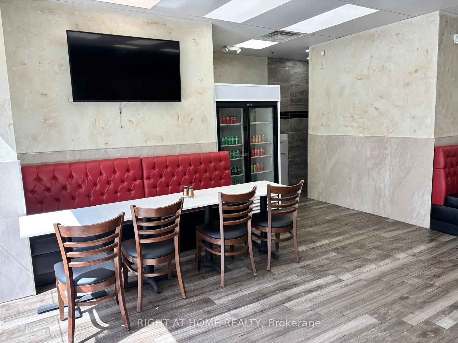 700 King Street W, #105