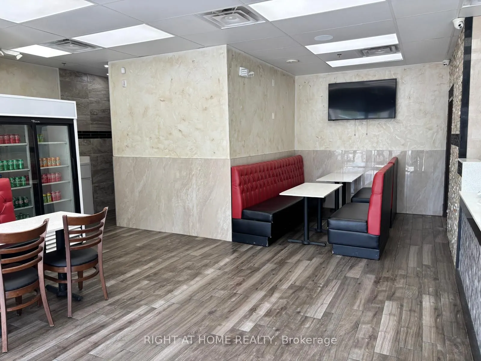 700 King Street W, #105