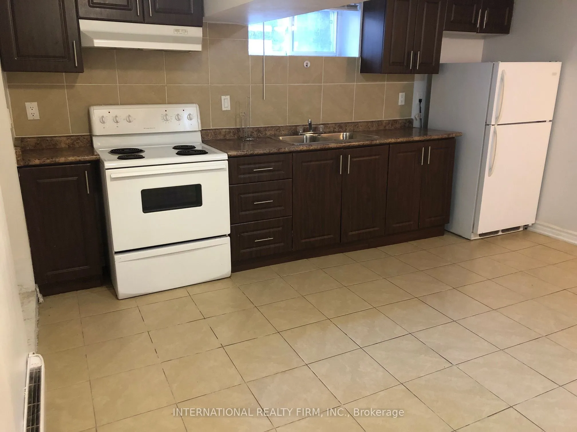 197 Dundas Street E, #B