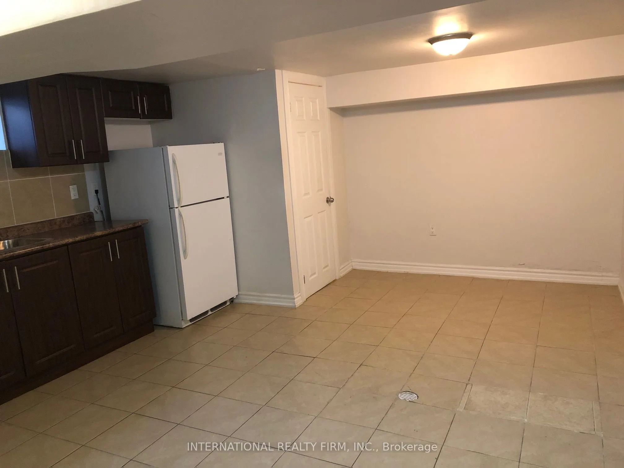 197 Dundas Street E, #B