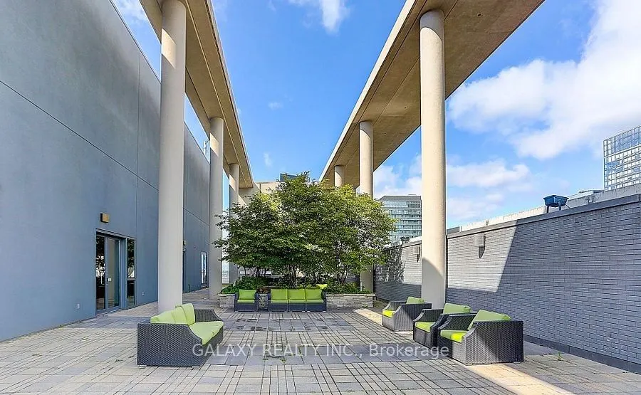 770 Bay Street, #PH205