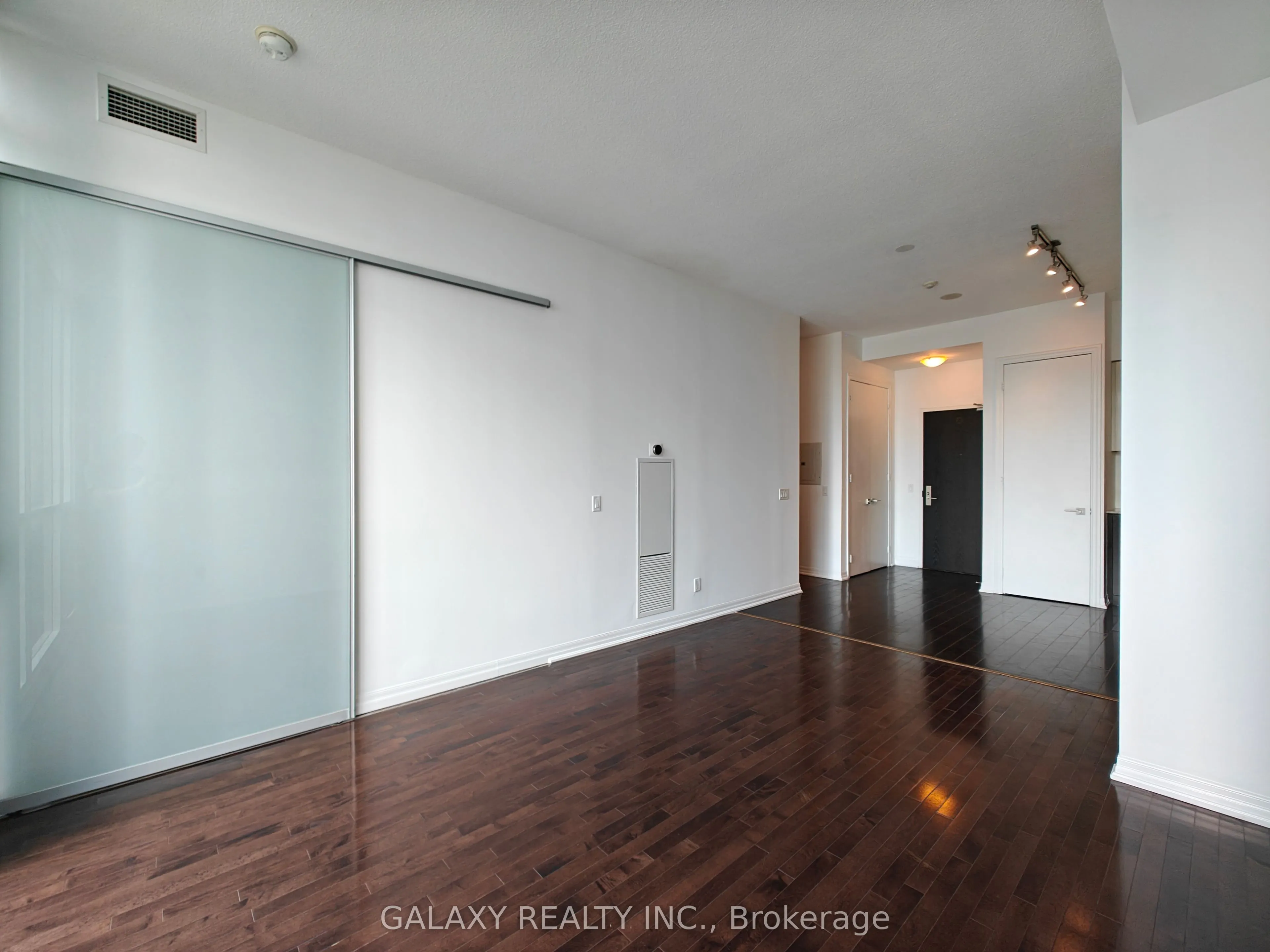 770 Bay Street, #PH205