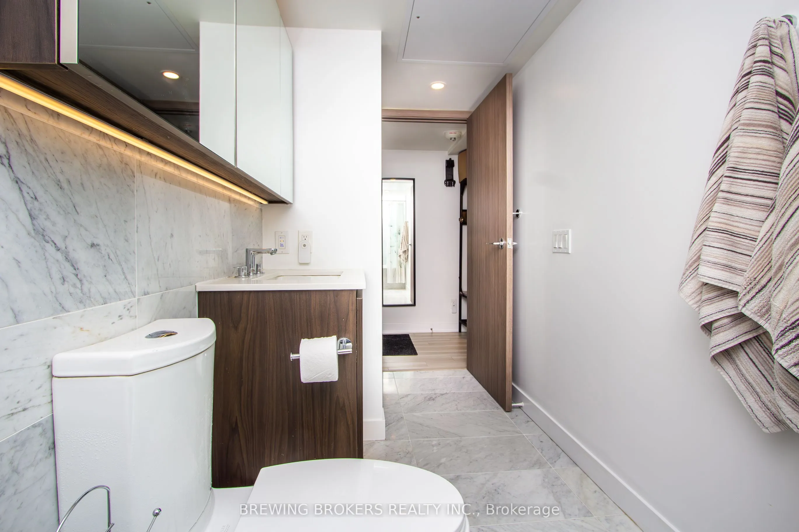 17 Bathurst Street, #1503