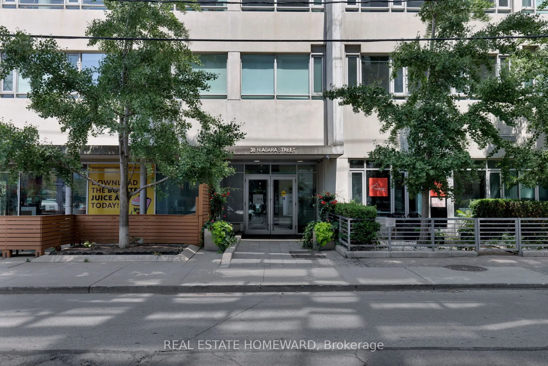 38 Niagara Street, #807