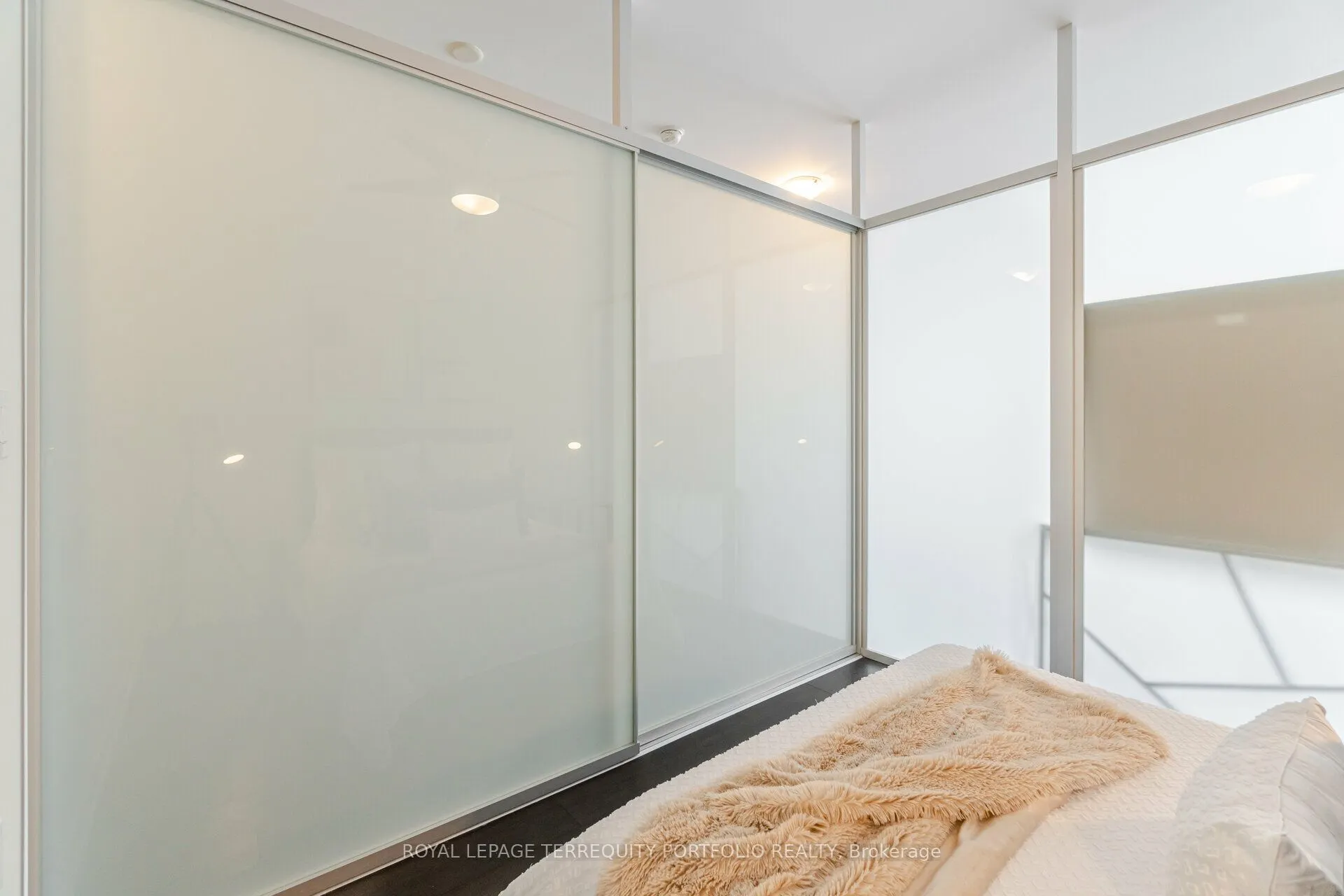 426 University Avenue, #3709