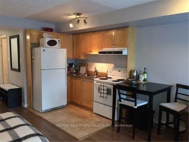 323 Richmond Street E, #221