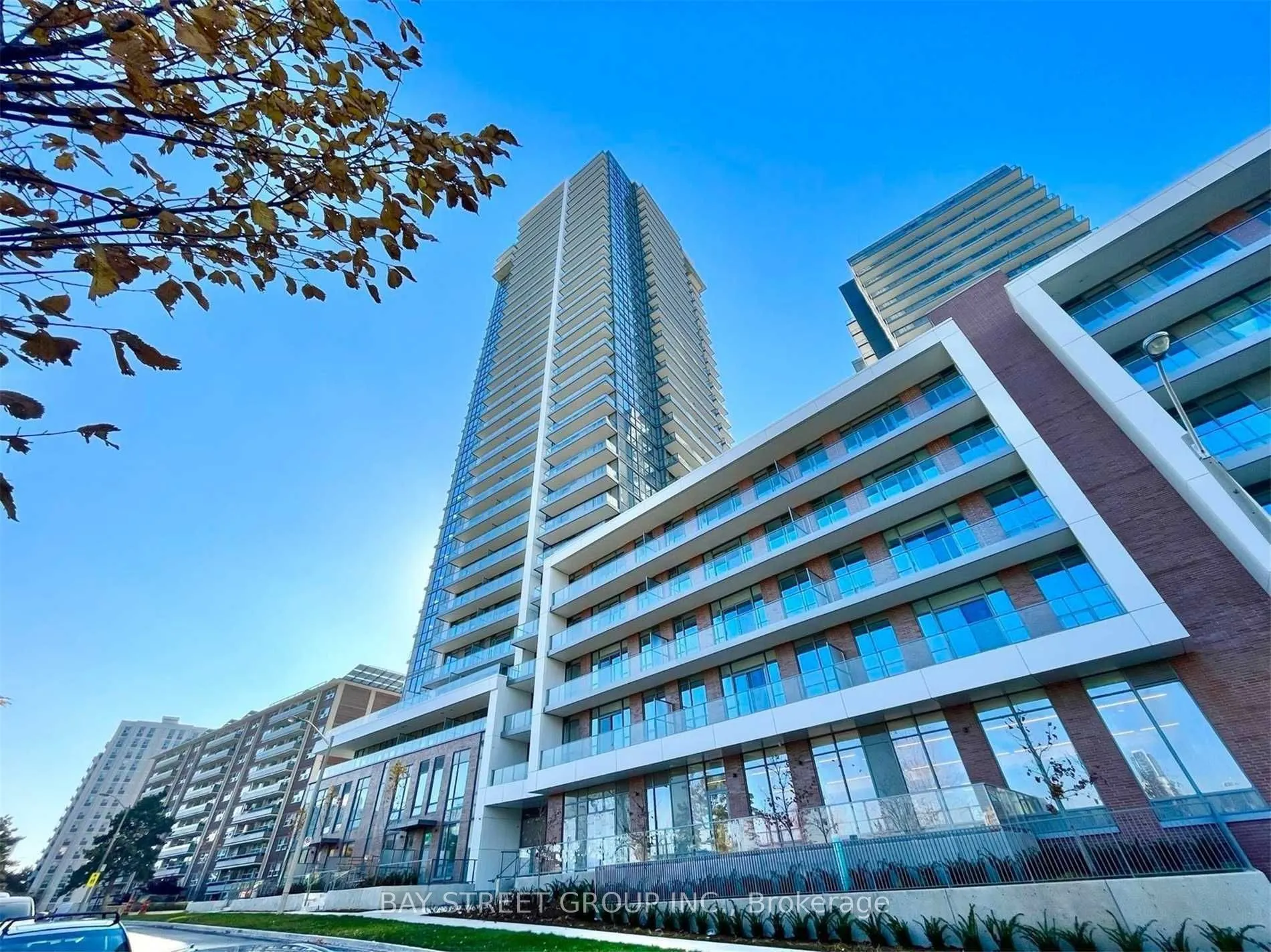 32 Forest Manor Road, #3006