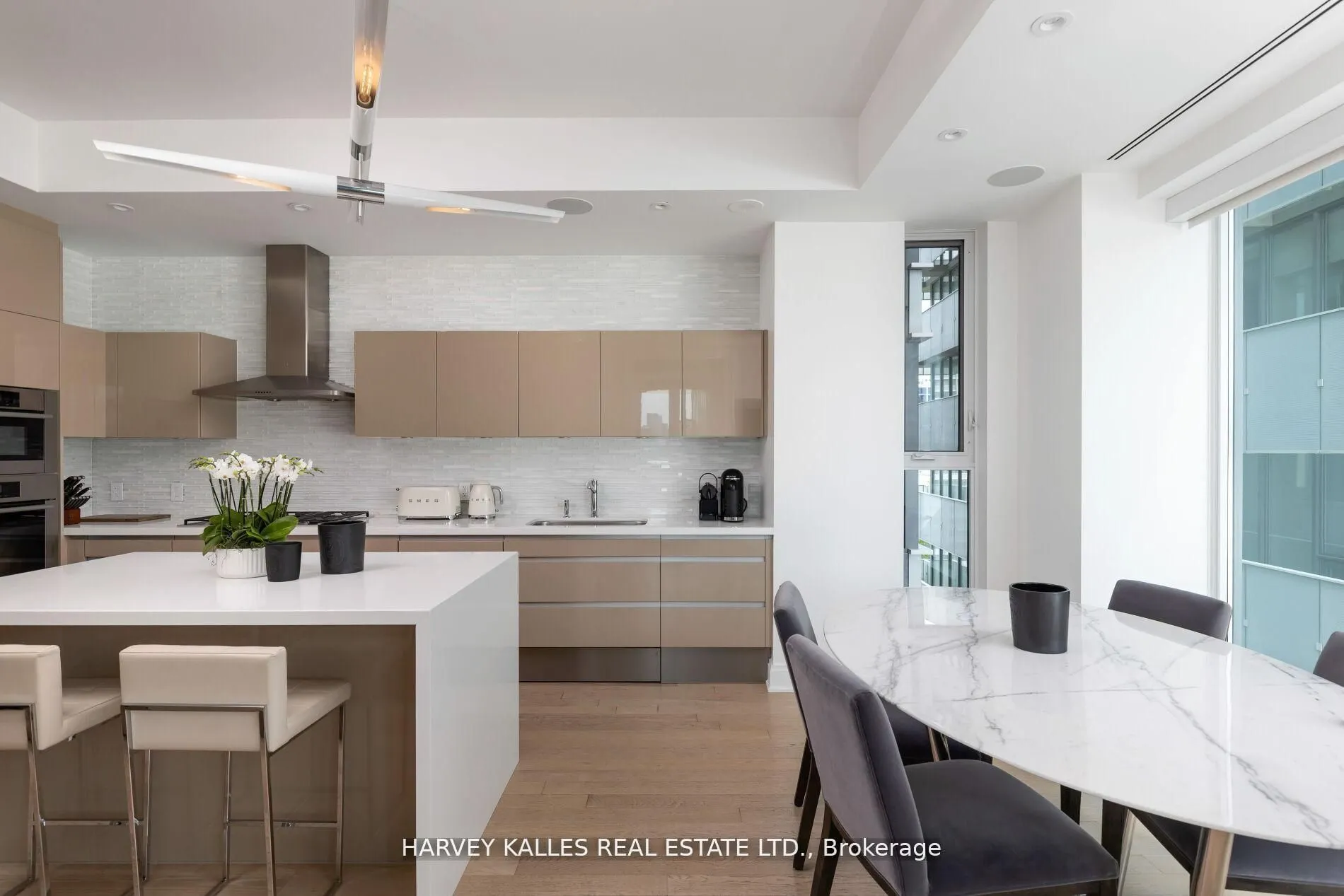 206 Bloor Street W, #1202