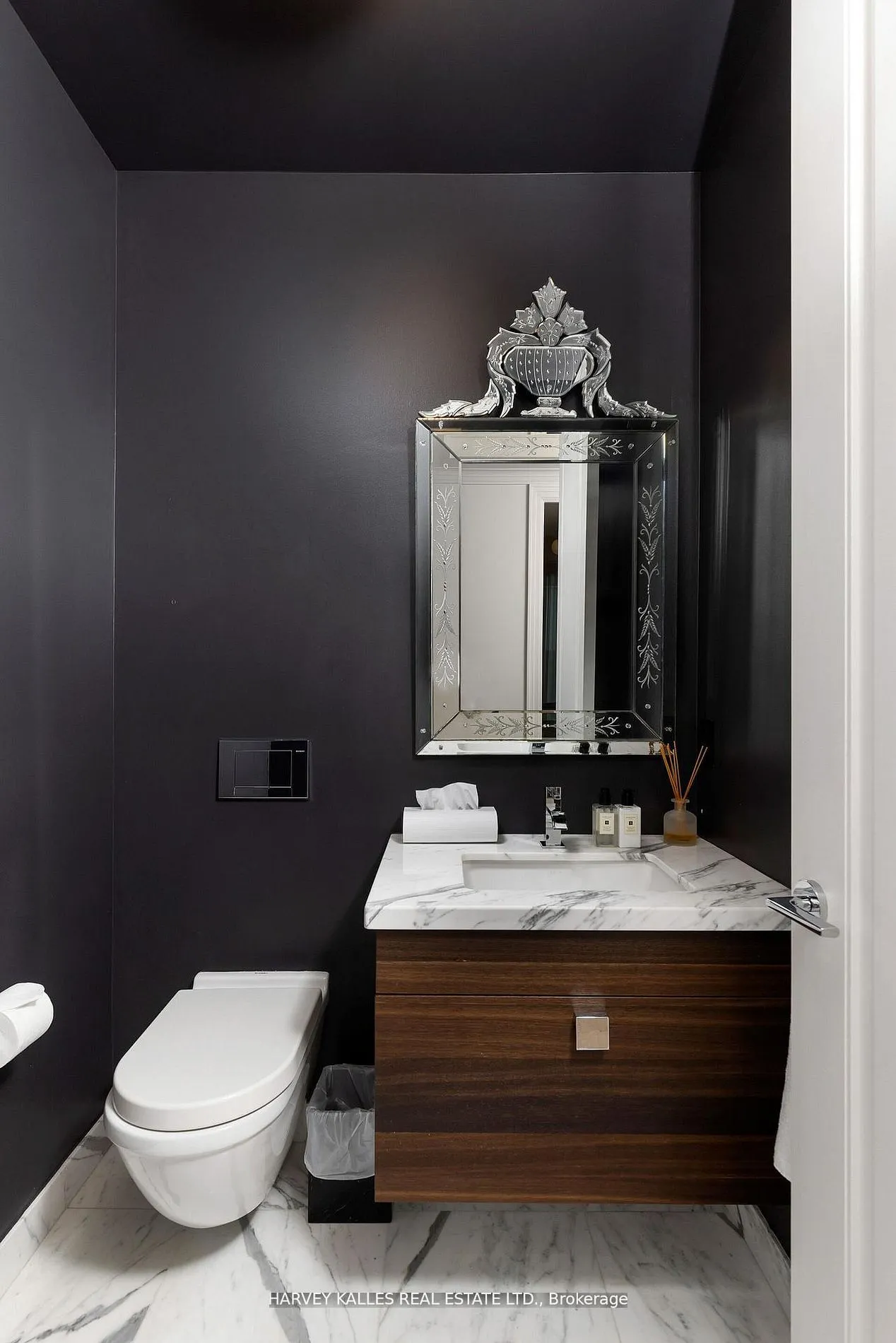 206 Bloor Street W, #1202