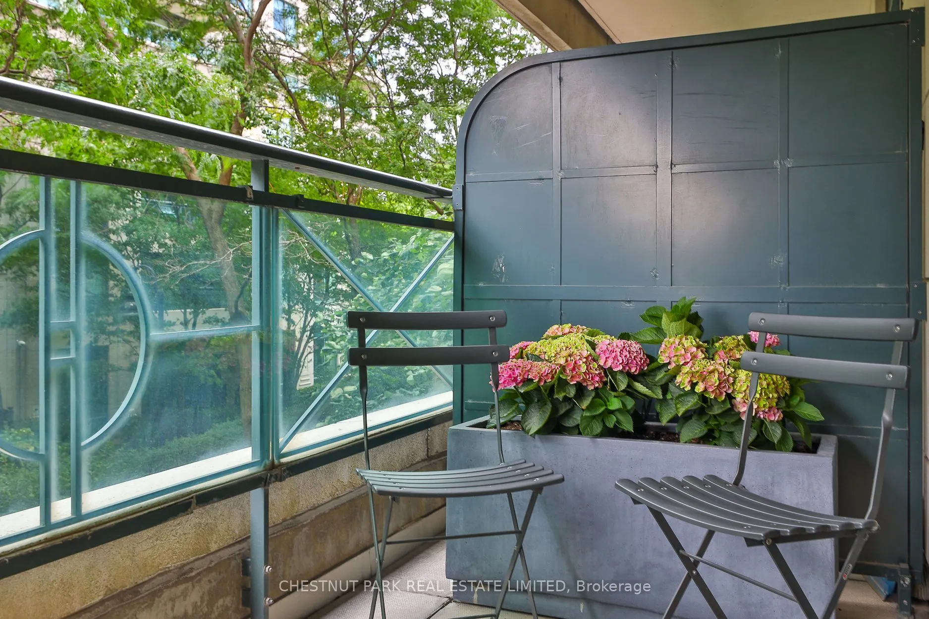 25 Scrivener Square, #201