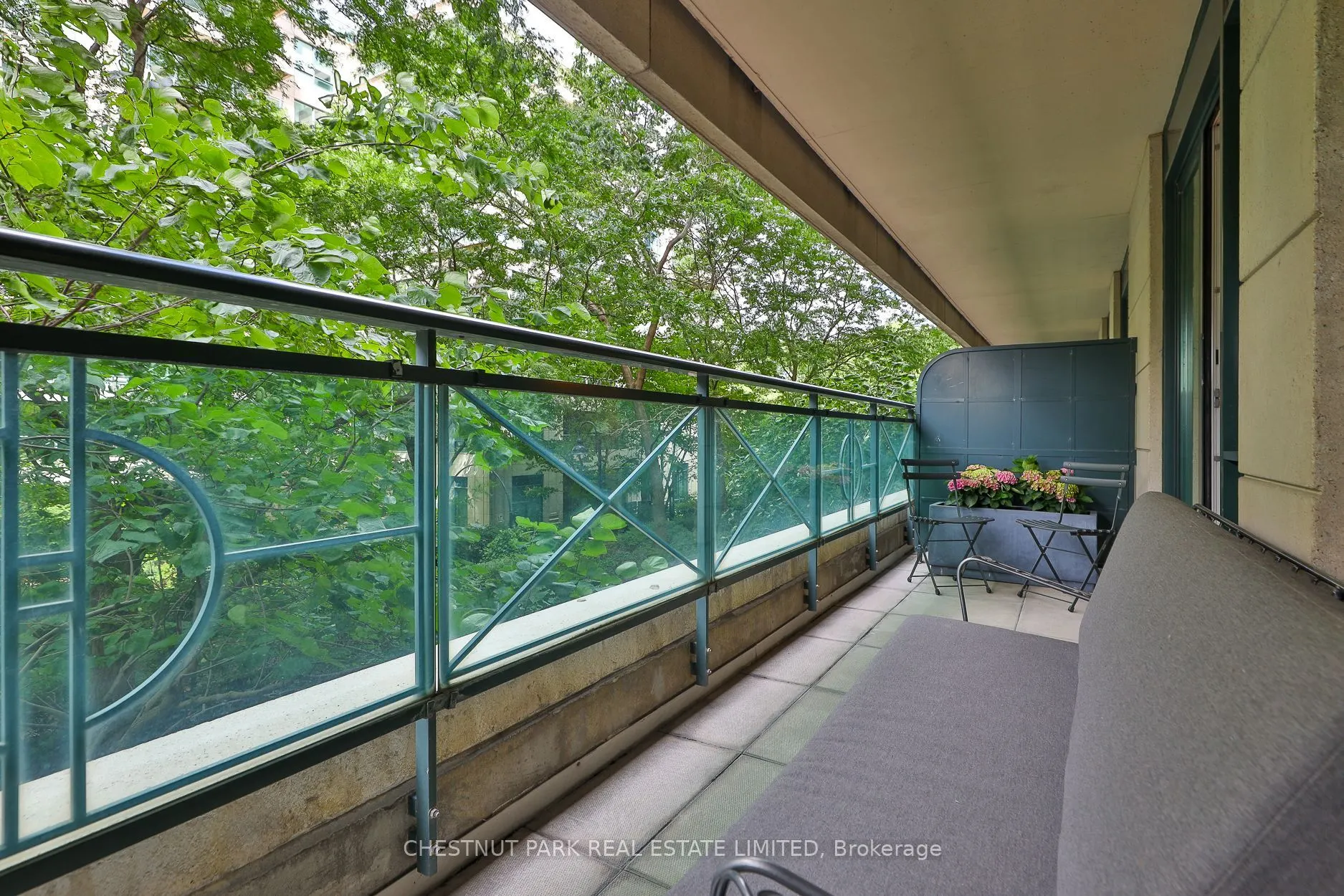 25 Scrivener Square, #201
