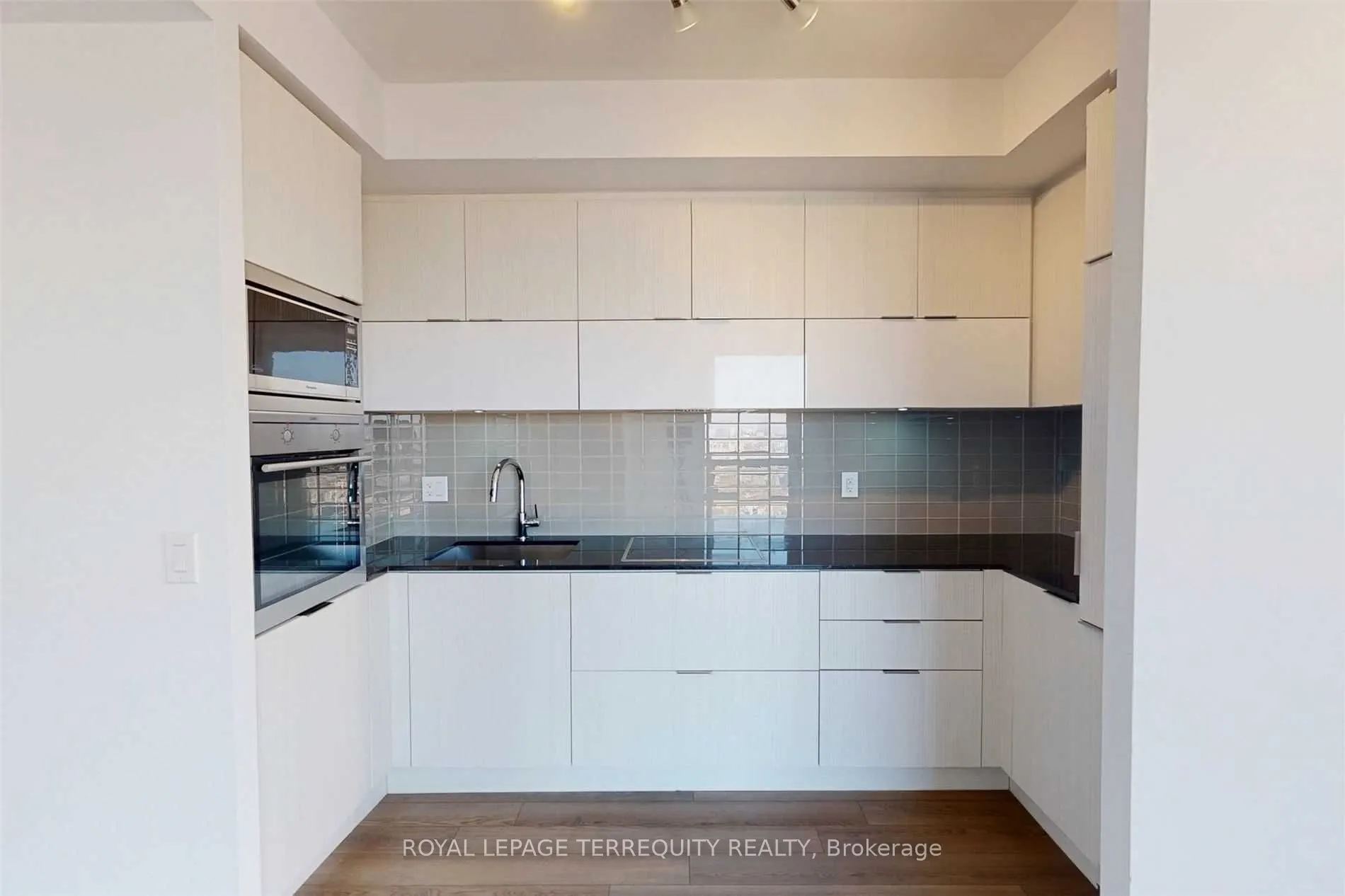 318 Richmond Street W, #3609