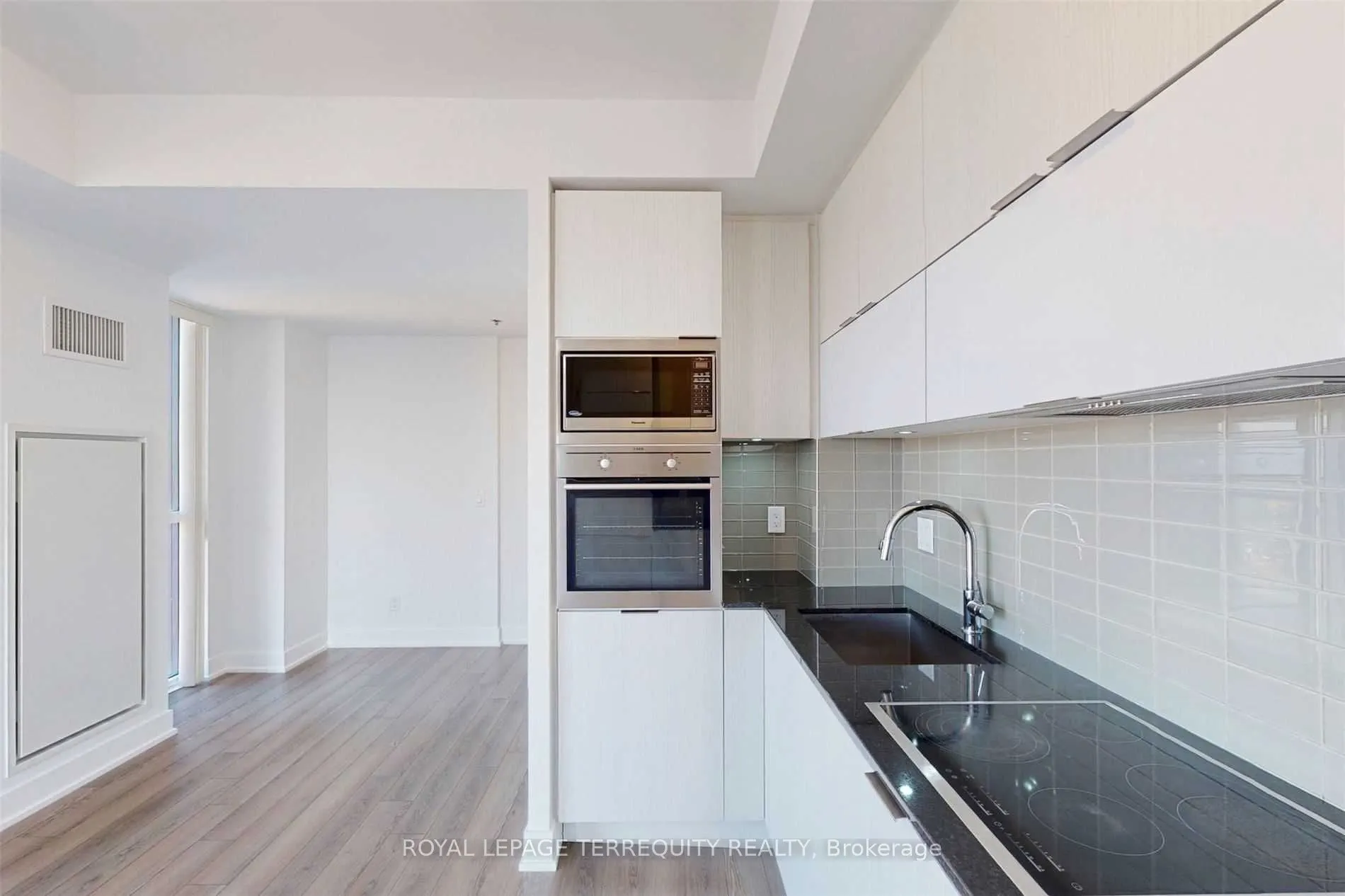 318 Richmond Street W, #3609