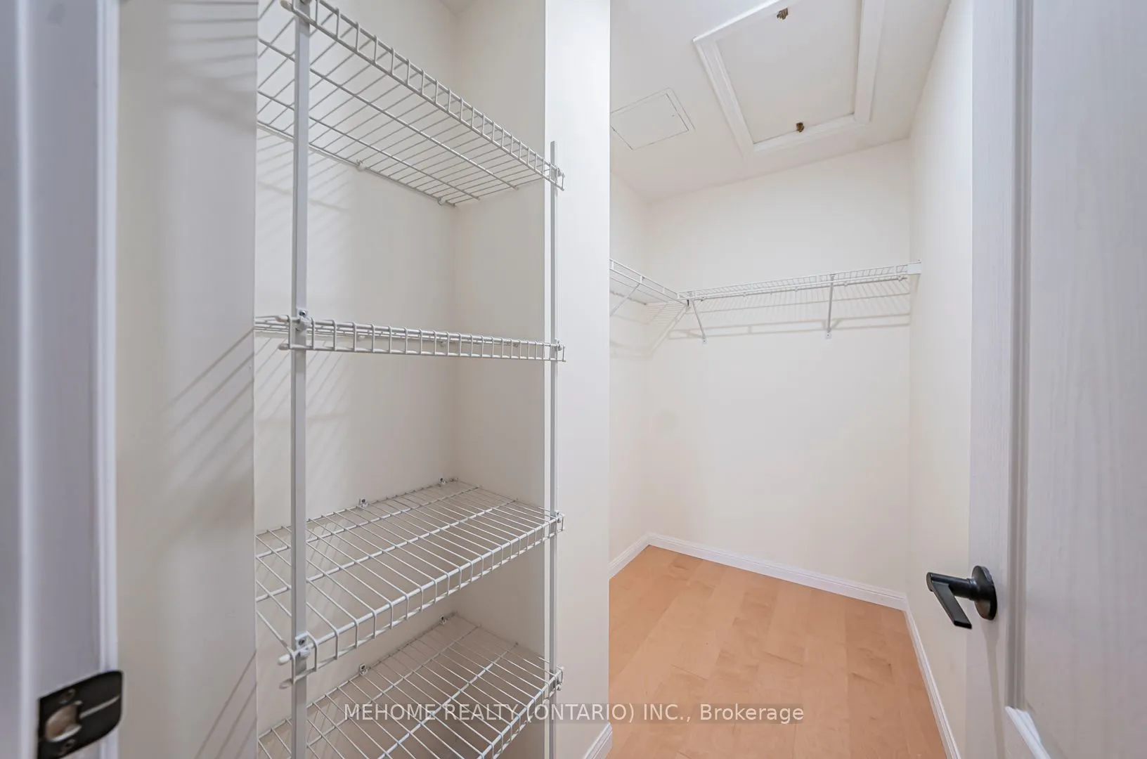 28 Sommerset Way, #1227
