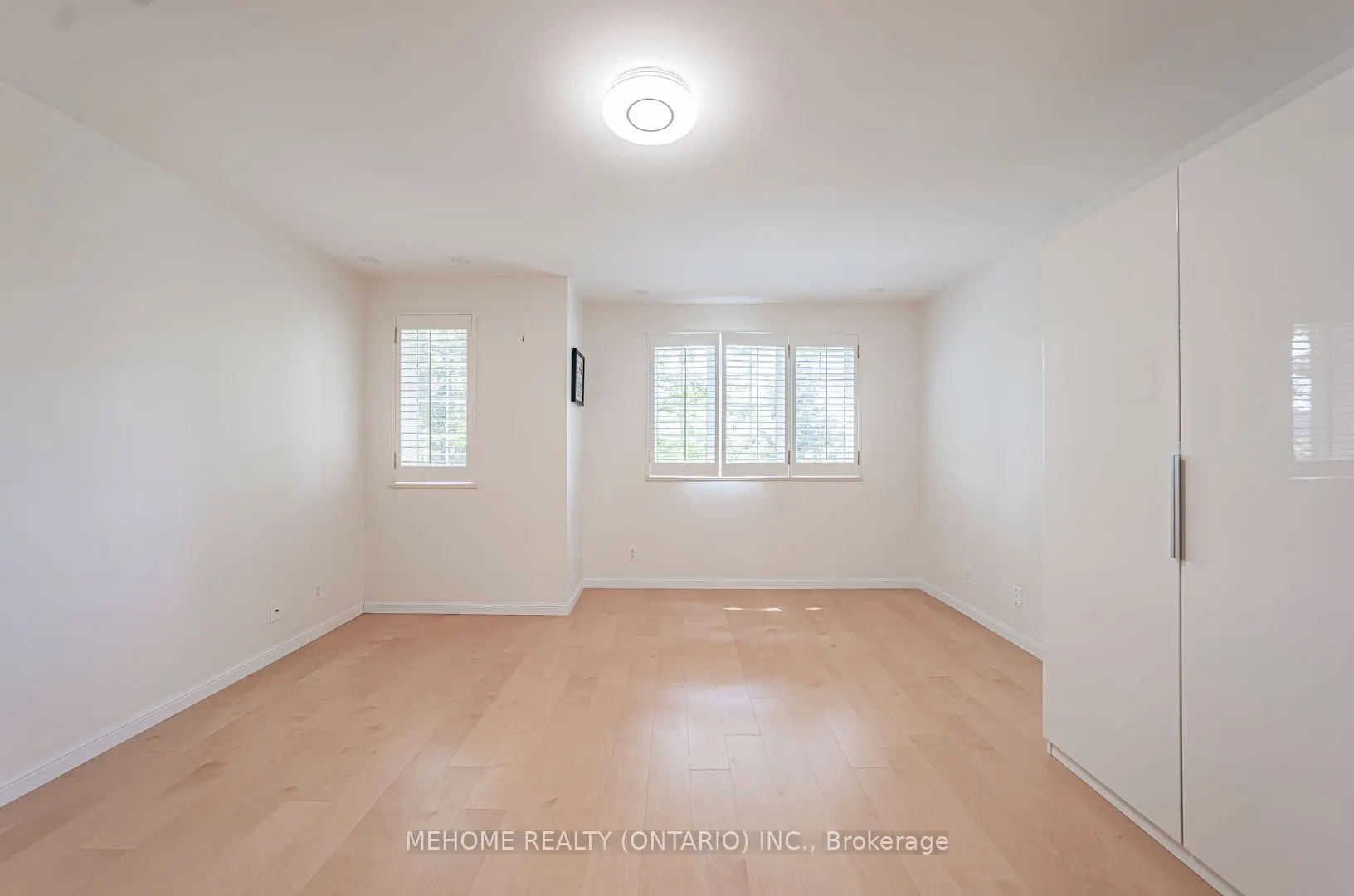 28 Sommerset Way, #1227