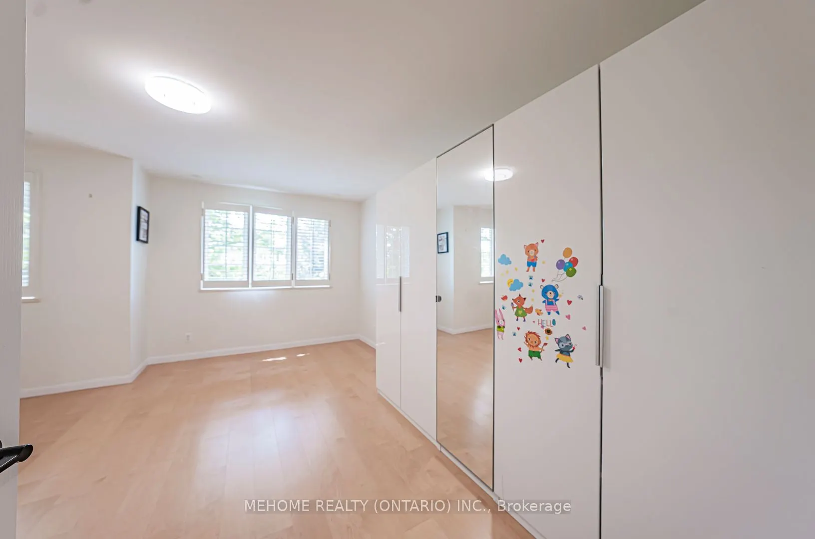 28 Sommerset Way, #1227