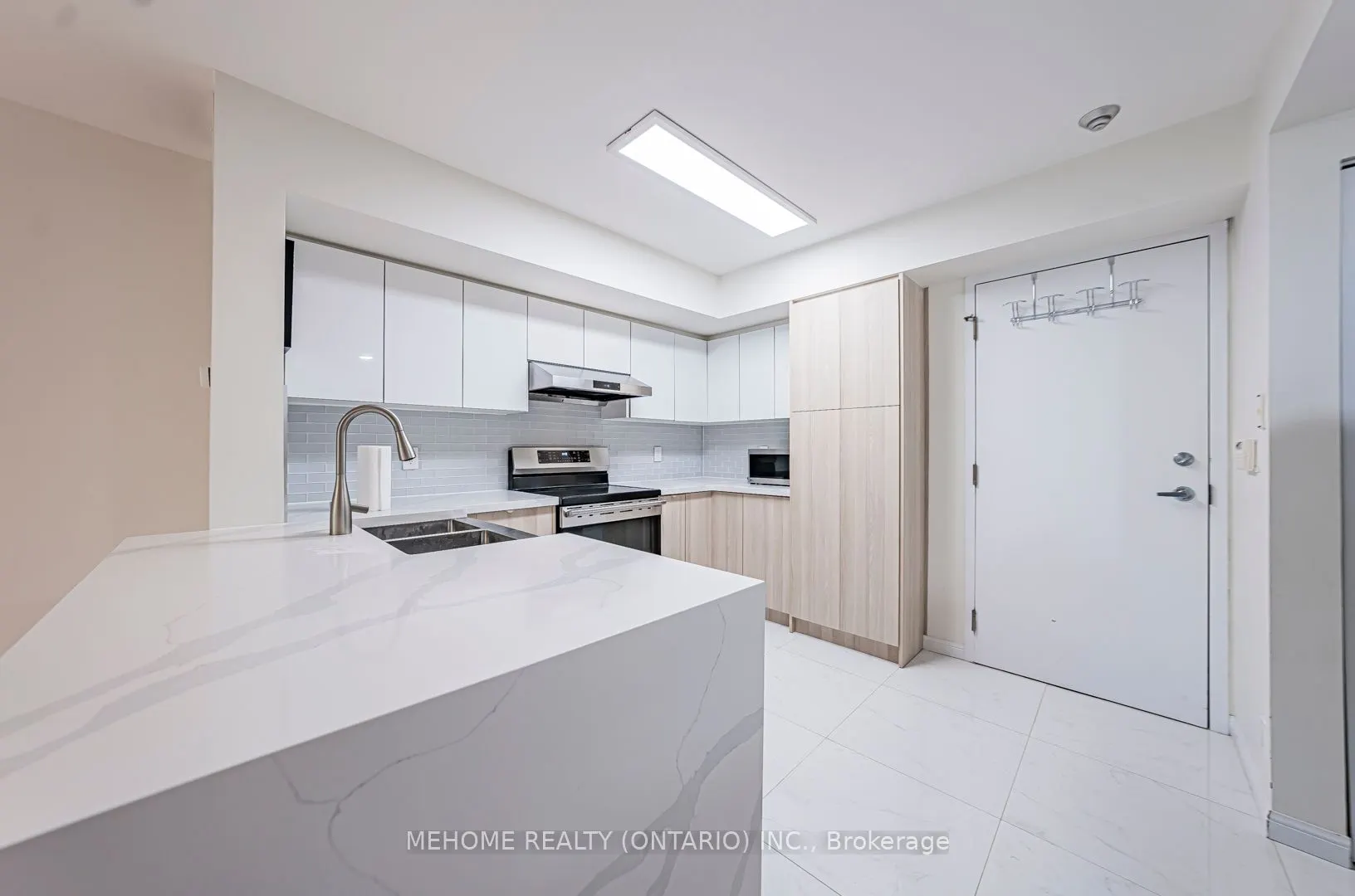 28 Sommerset Way, #1227