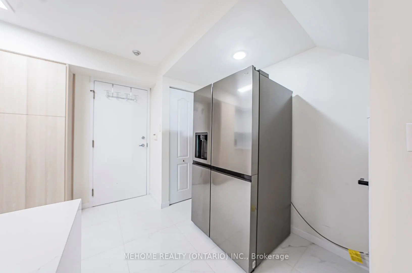 28 Sommerset Way, #1227