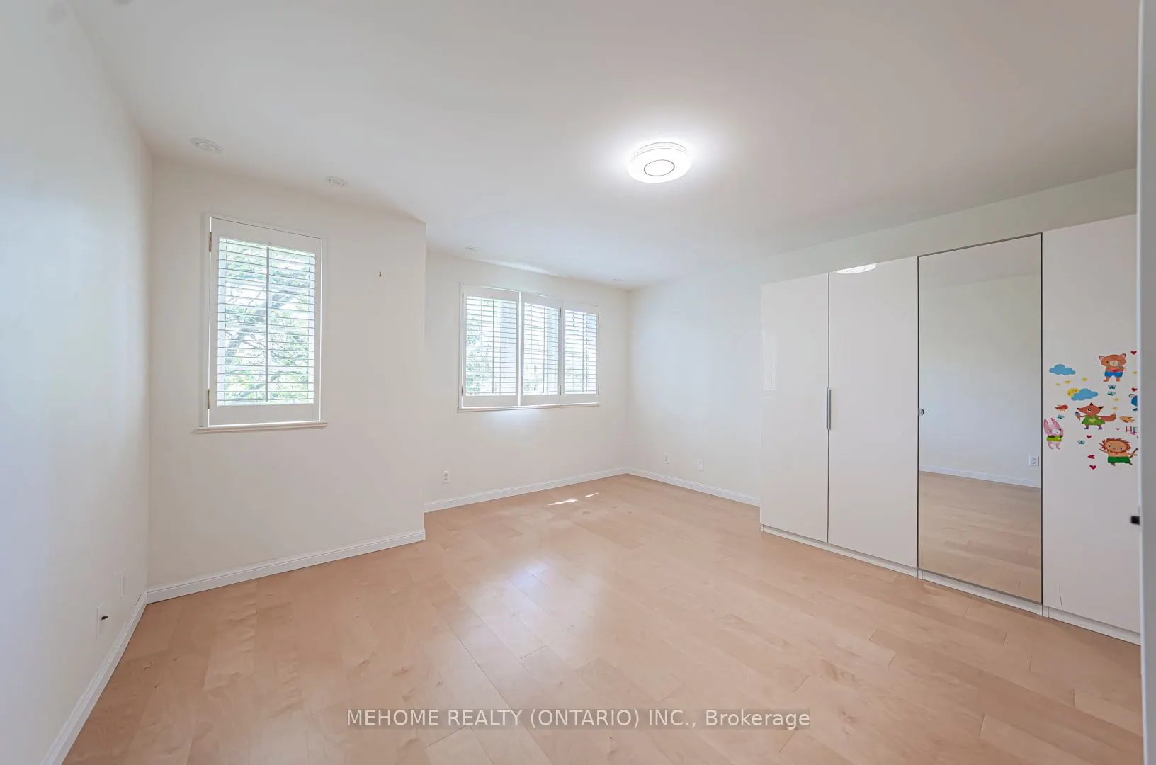 28 Sommerset Way, #1227