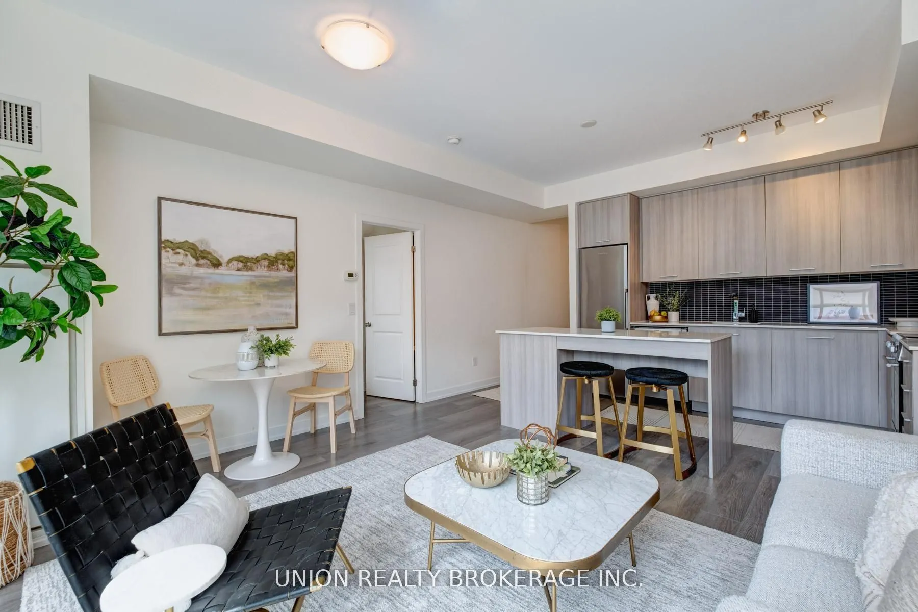 105 George Street, #405