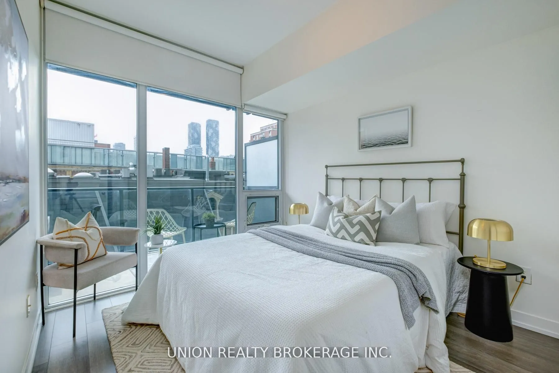 105 George Street, #405