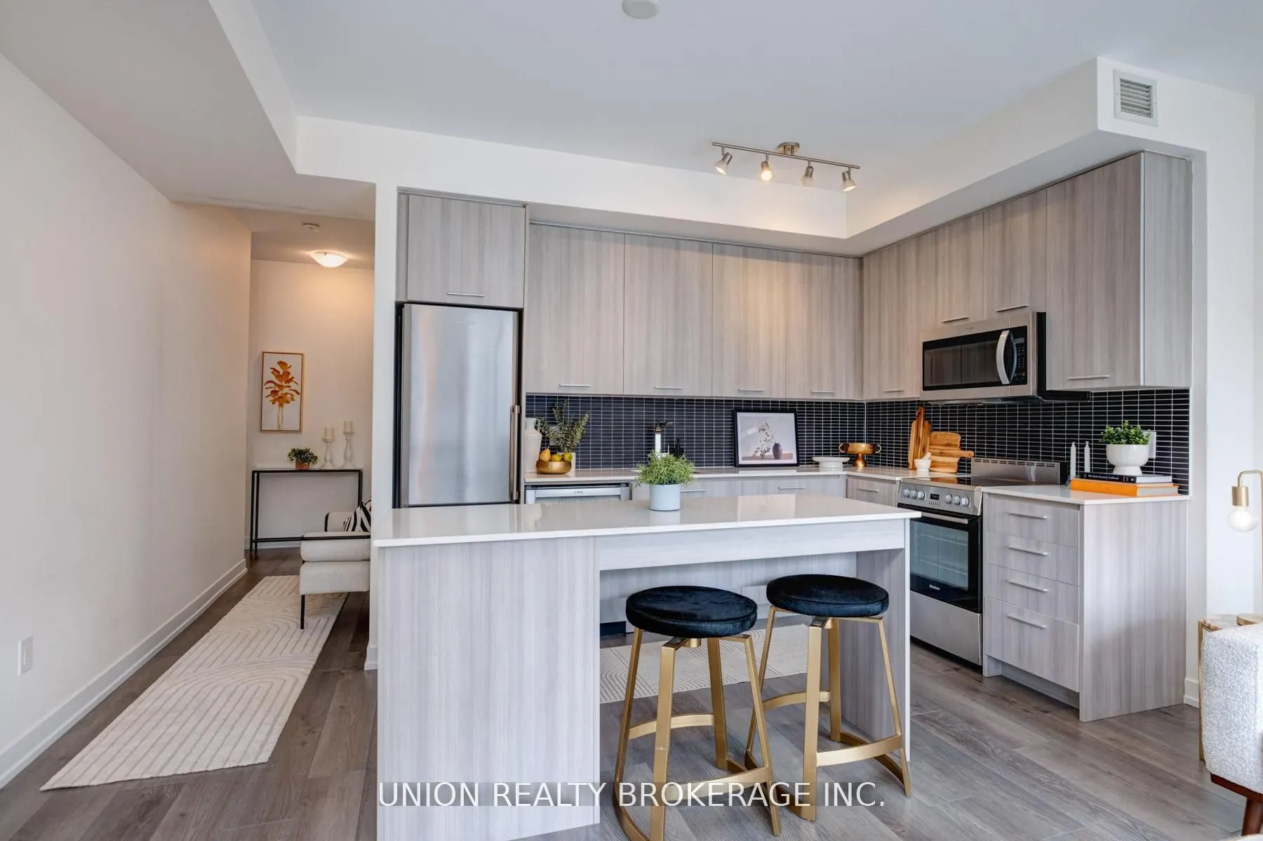 105 George Street, #405
