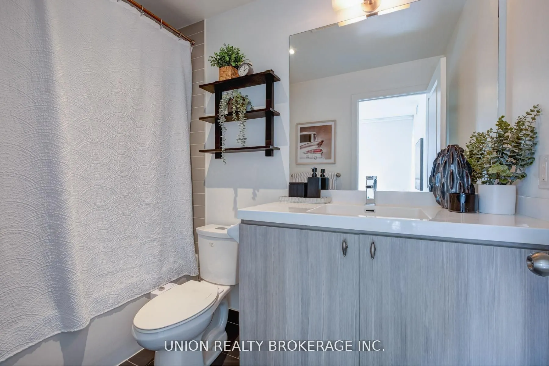 105 George Street, #405