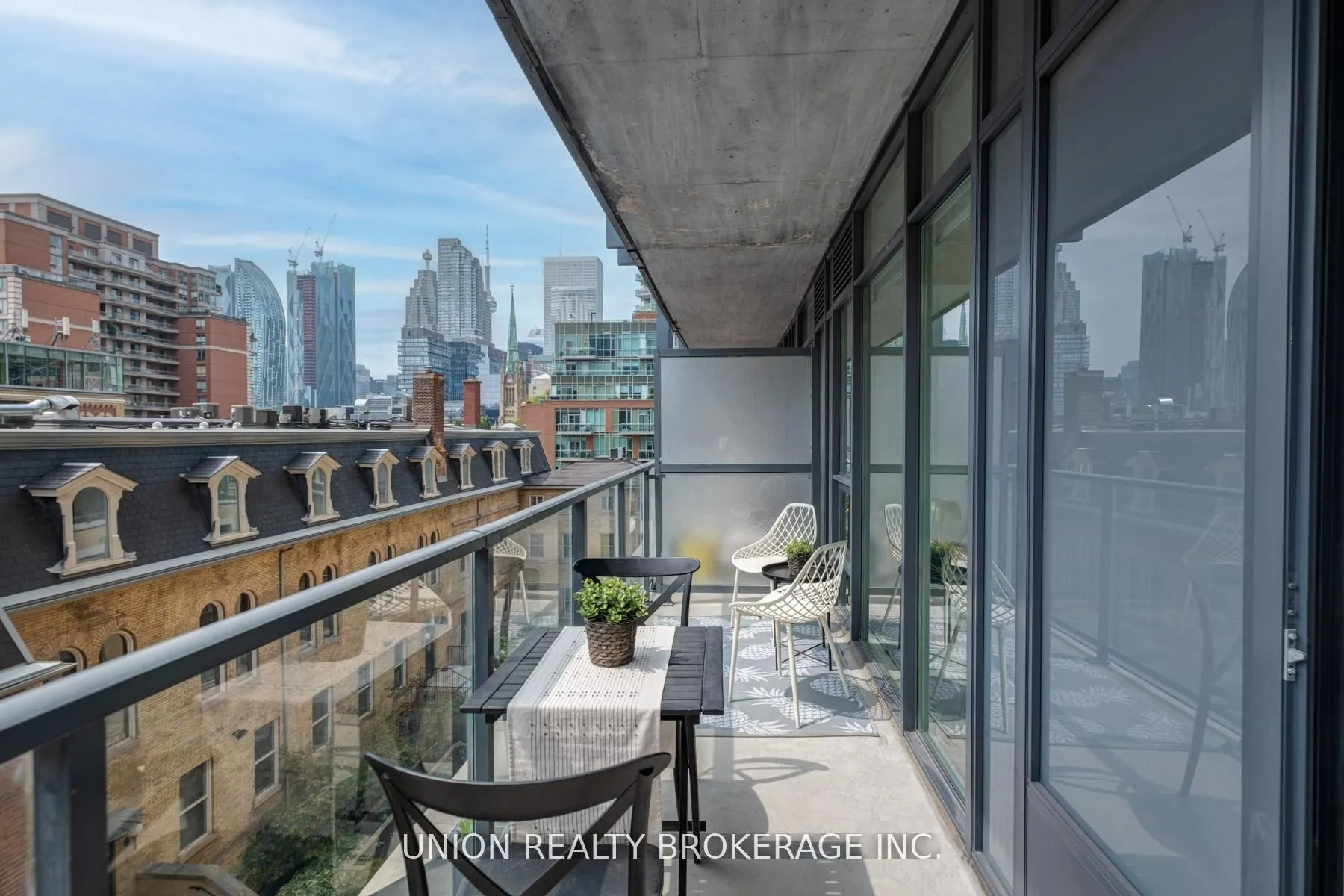 105 George Street, #405