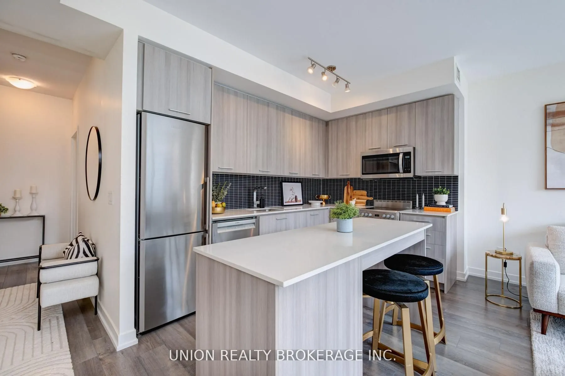 105 George Street, #405