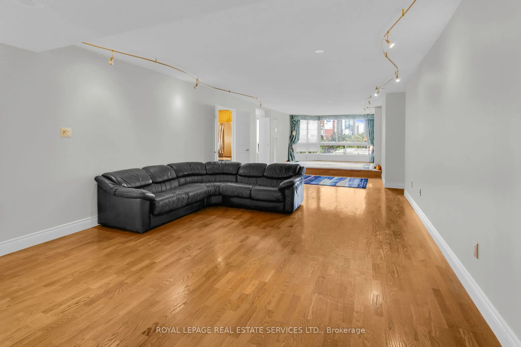 130 Carlton Street, #609