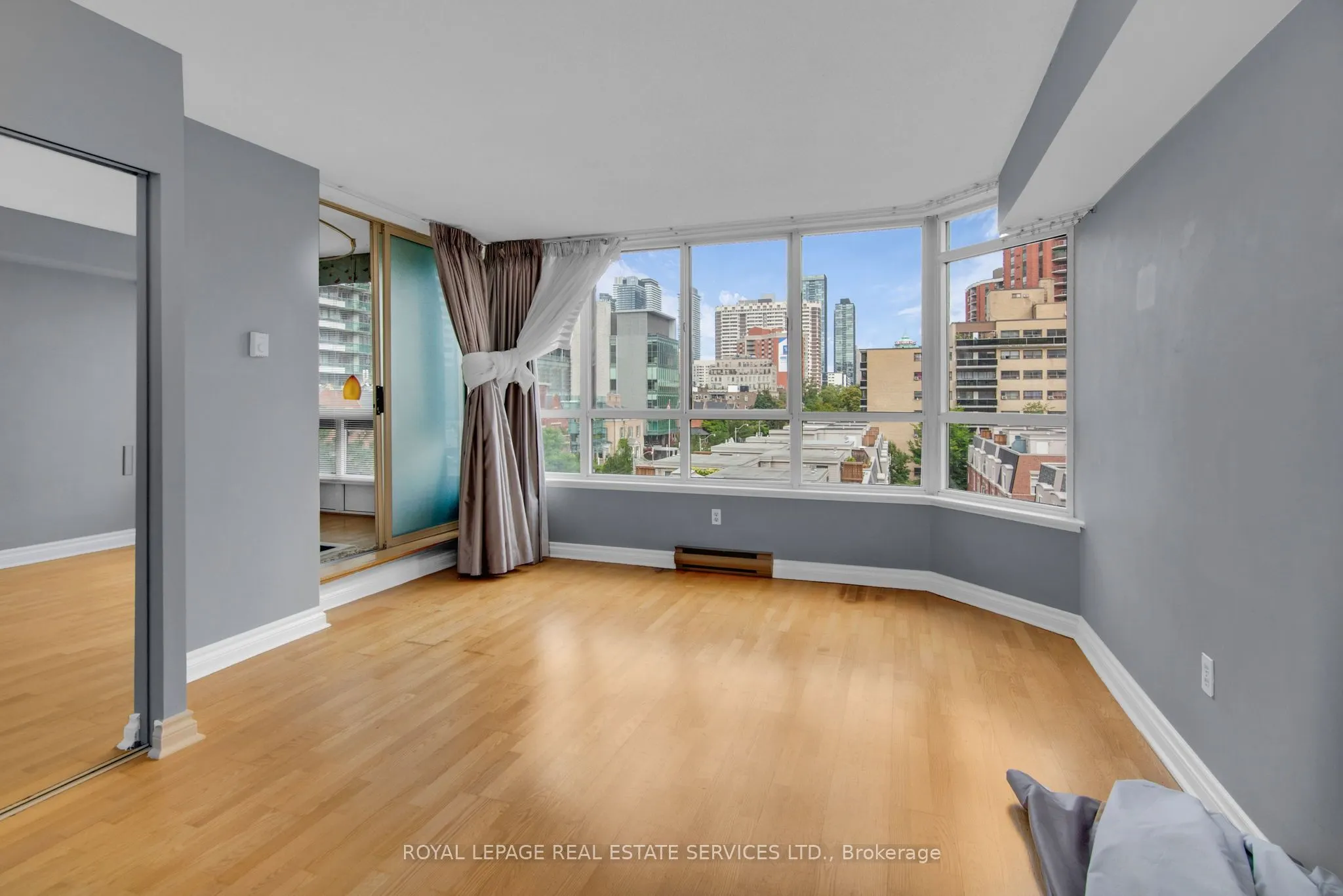130 Carlton Street, #609