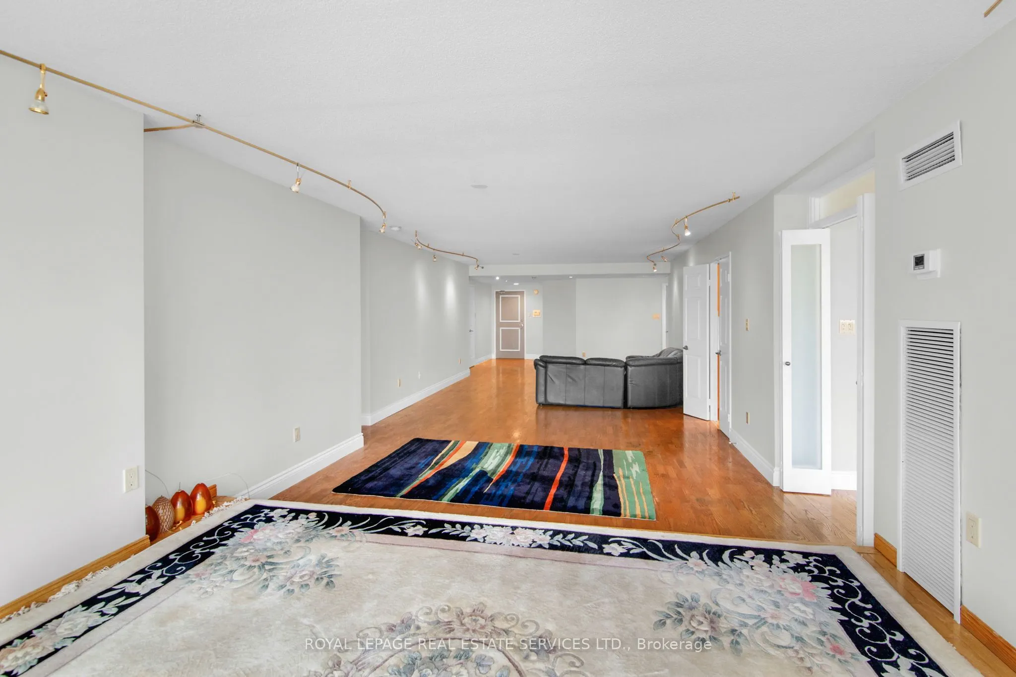 130 Carlton Street, #609