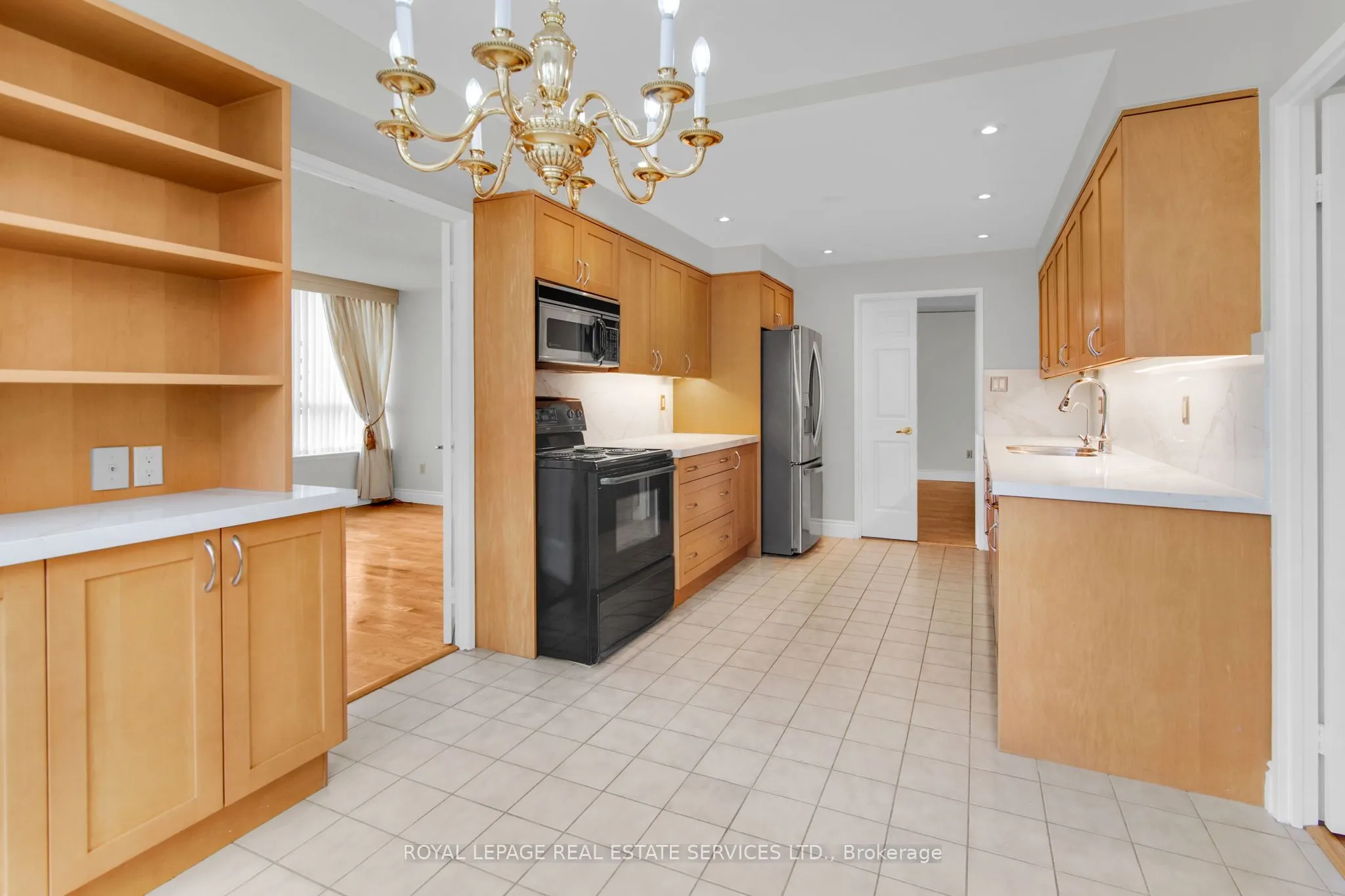 130 Carlton Street, #609