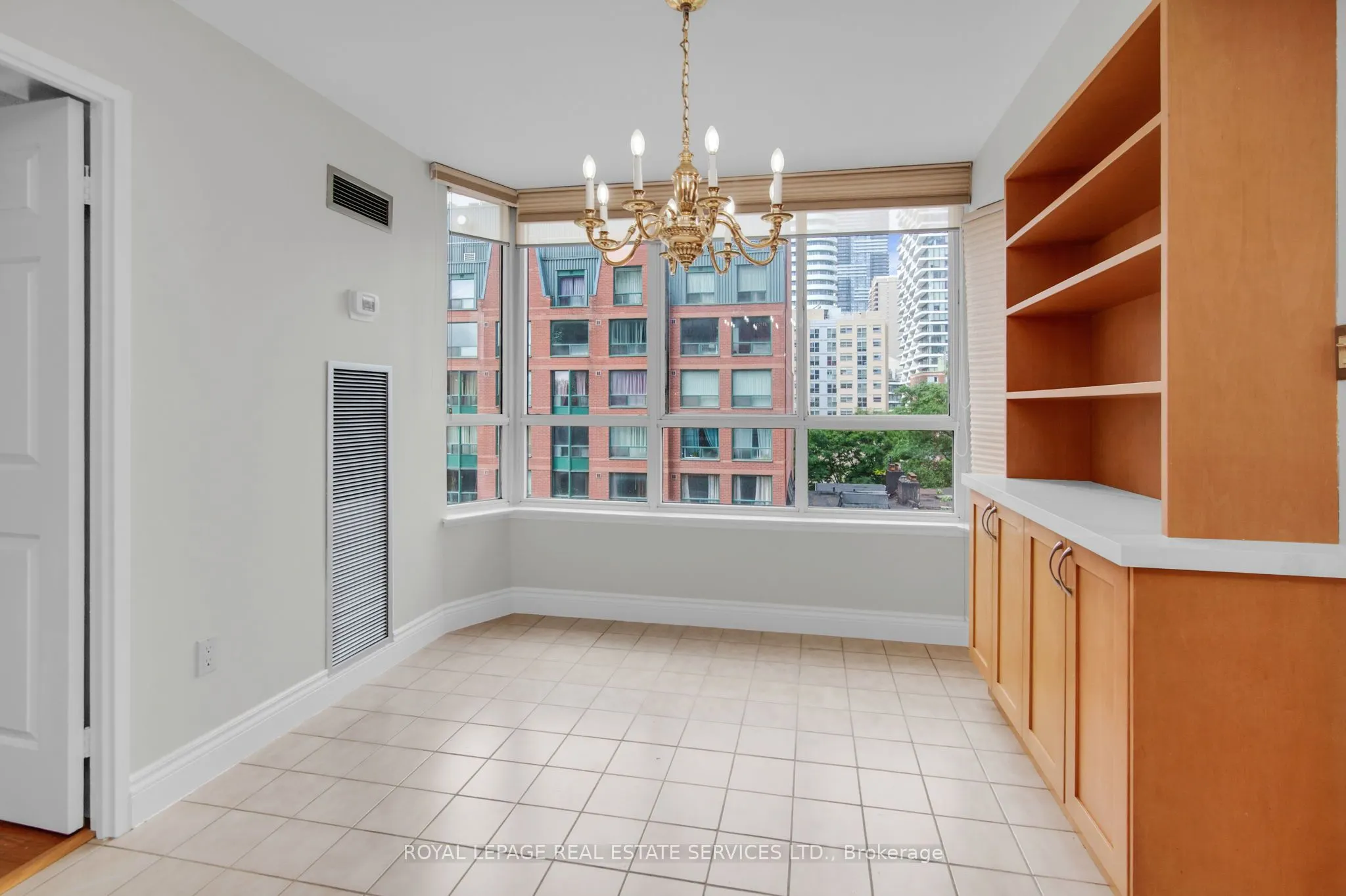 130 Carlton Street, #609