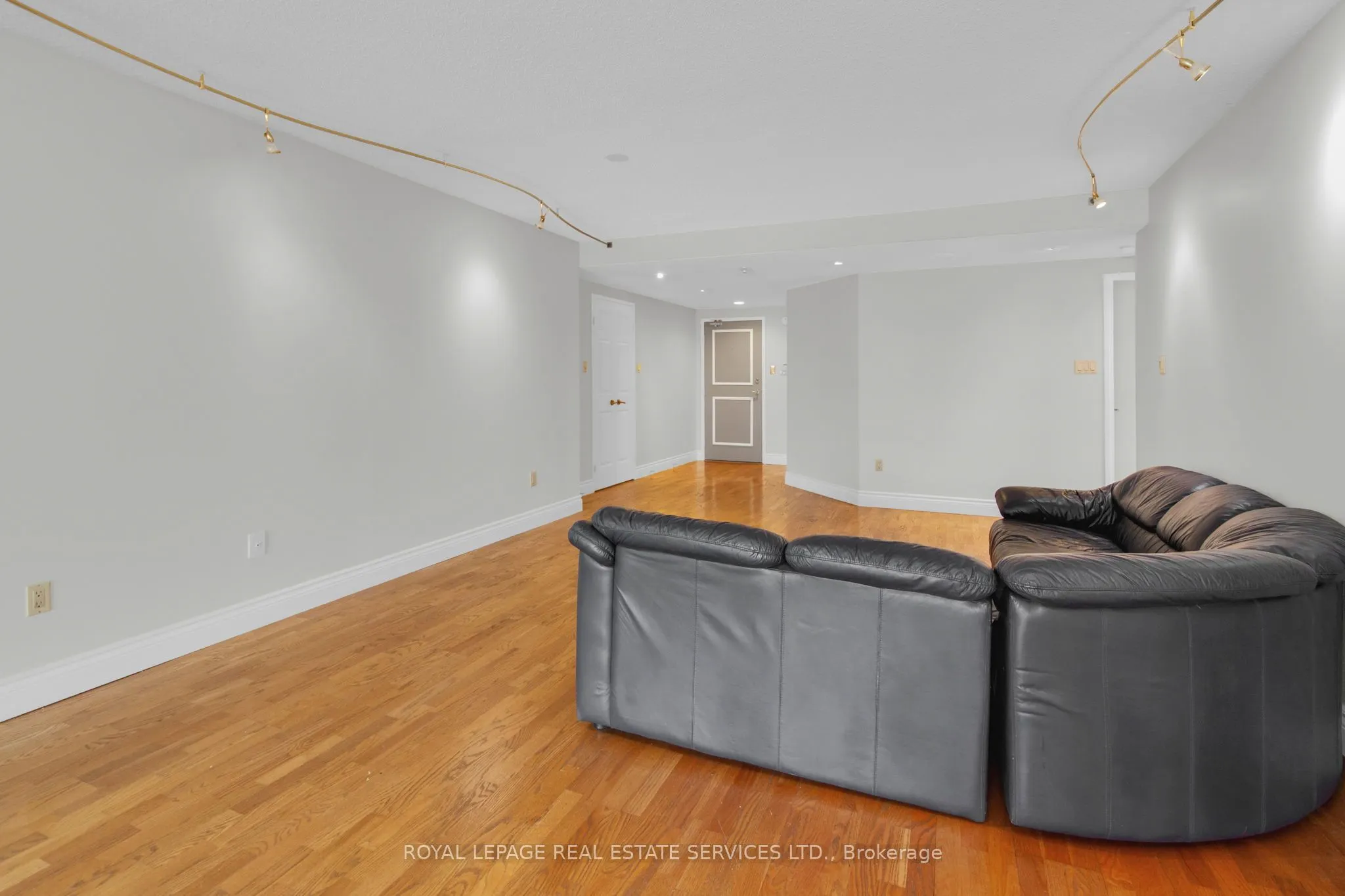 130 Carlton Street, #609