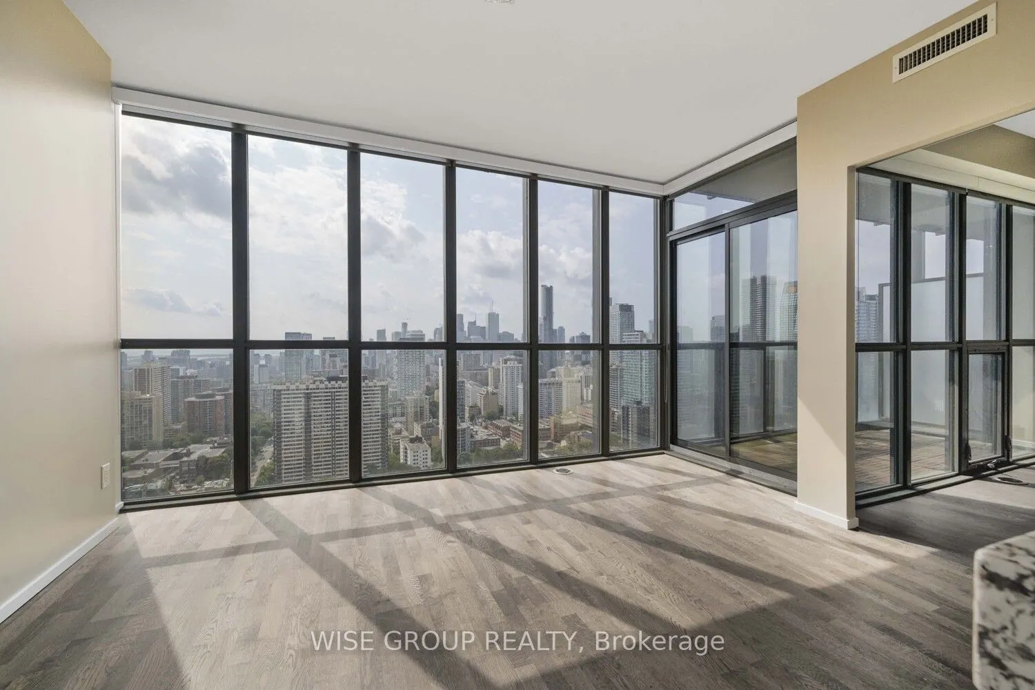 101 Charles Street E, #3202