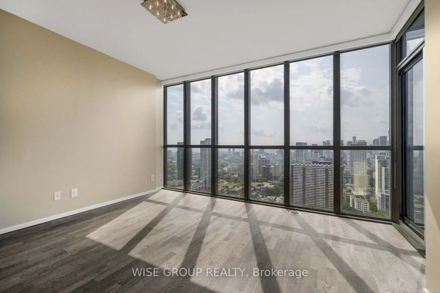 101 Charles Street E, #3202