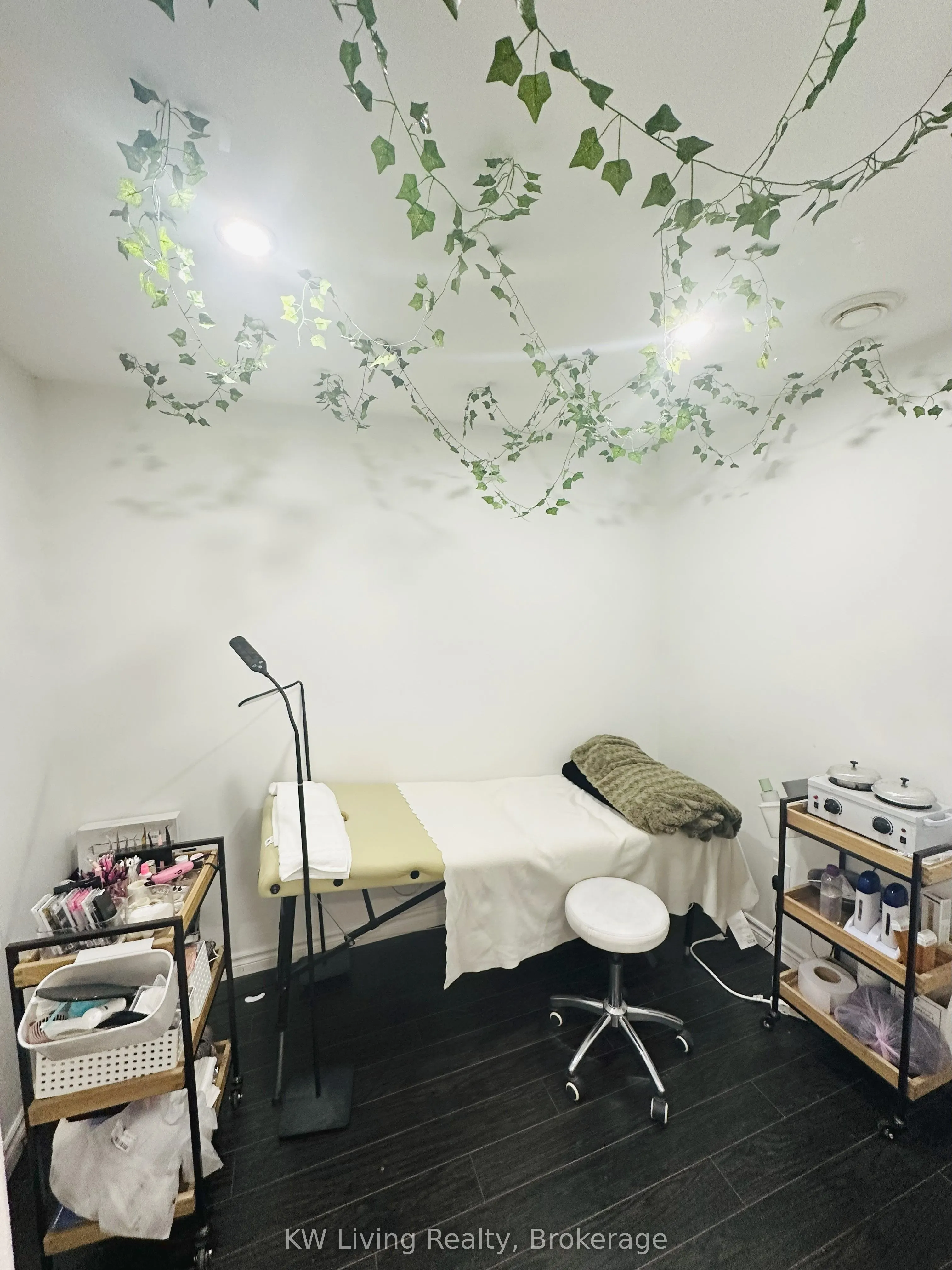 680 Queen Street W