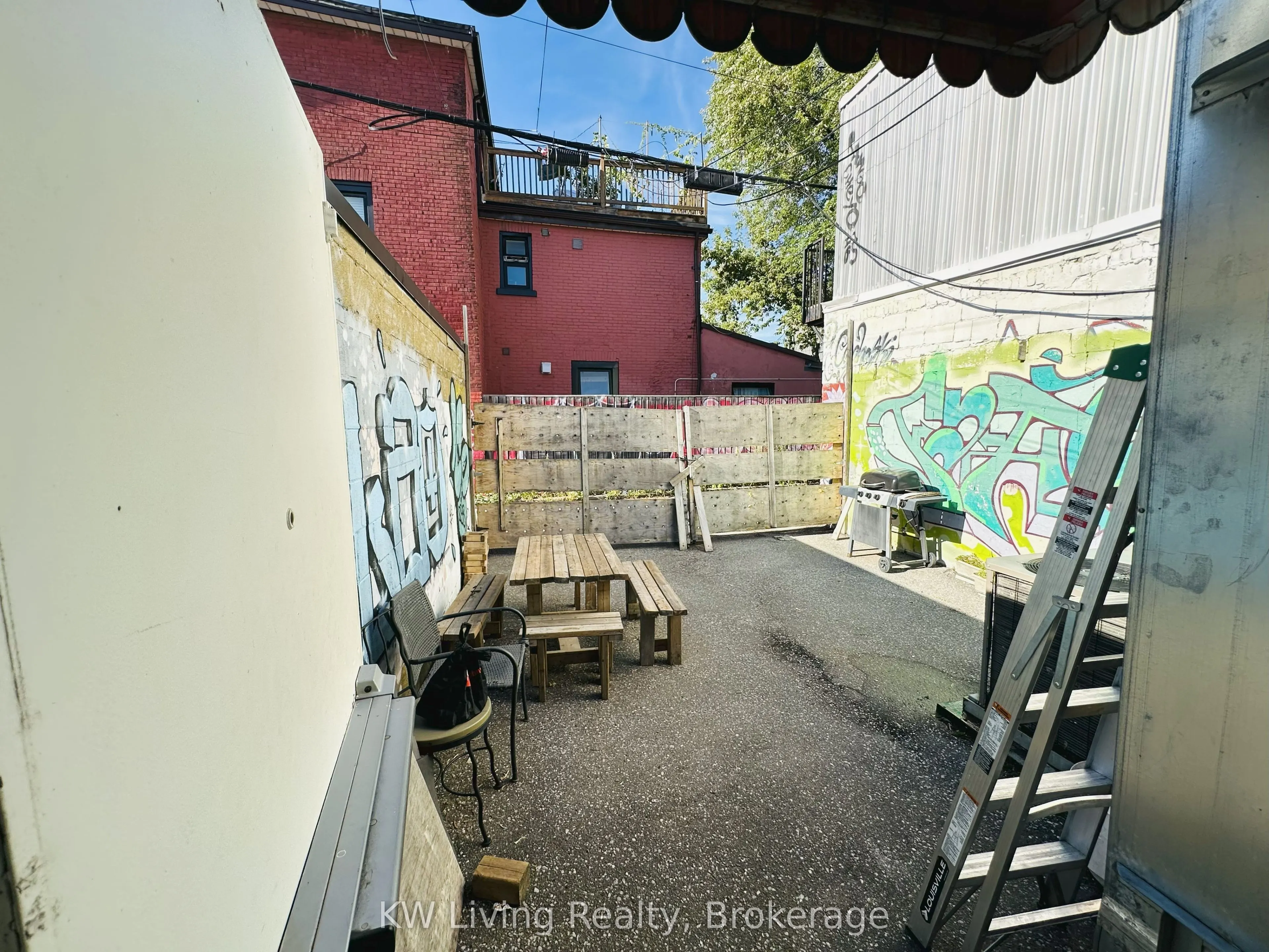 680 Queen Street W