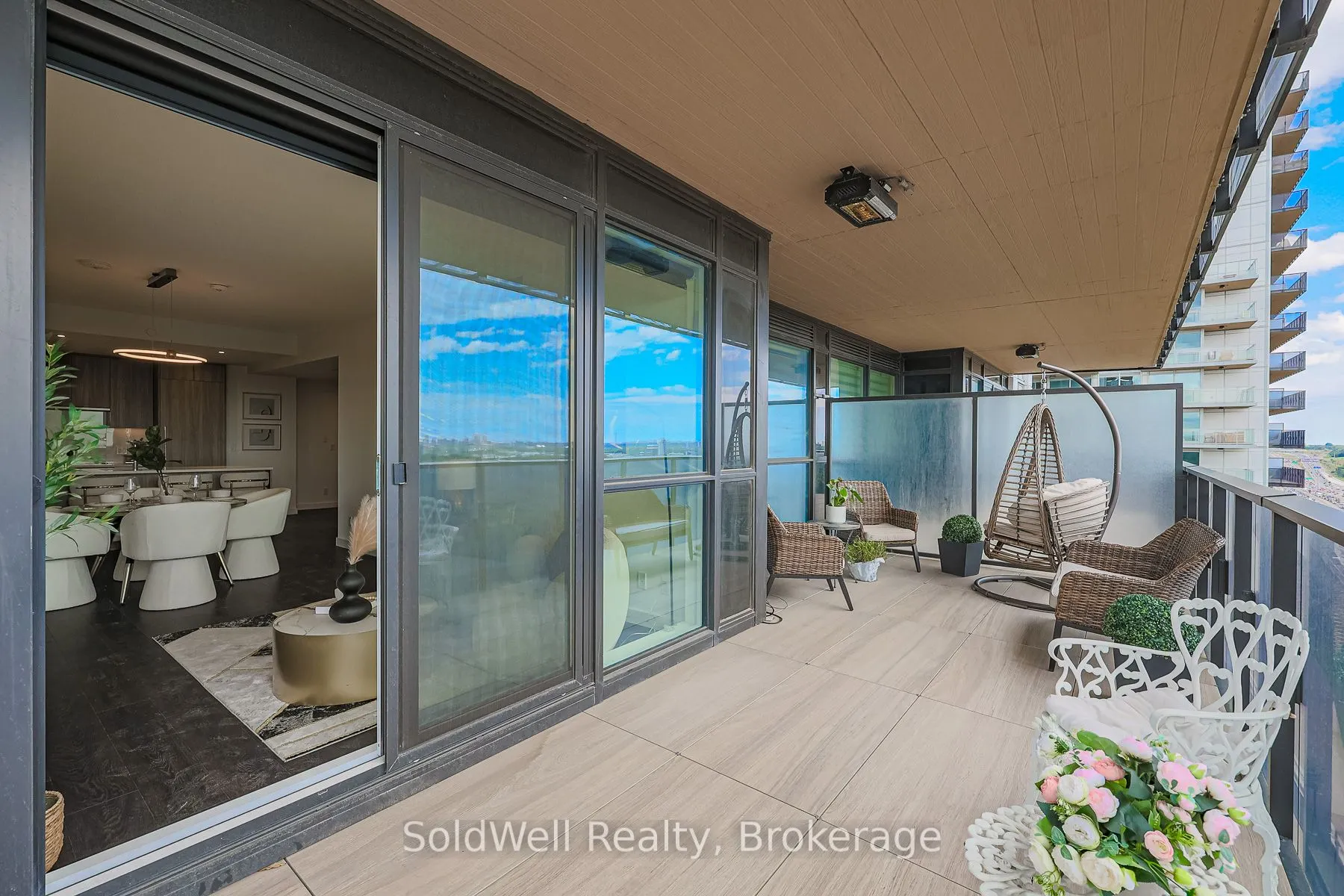 25 Mcmahon Drive, #1603