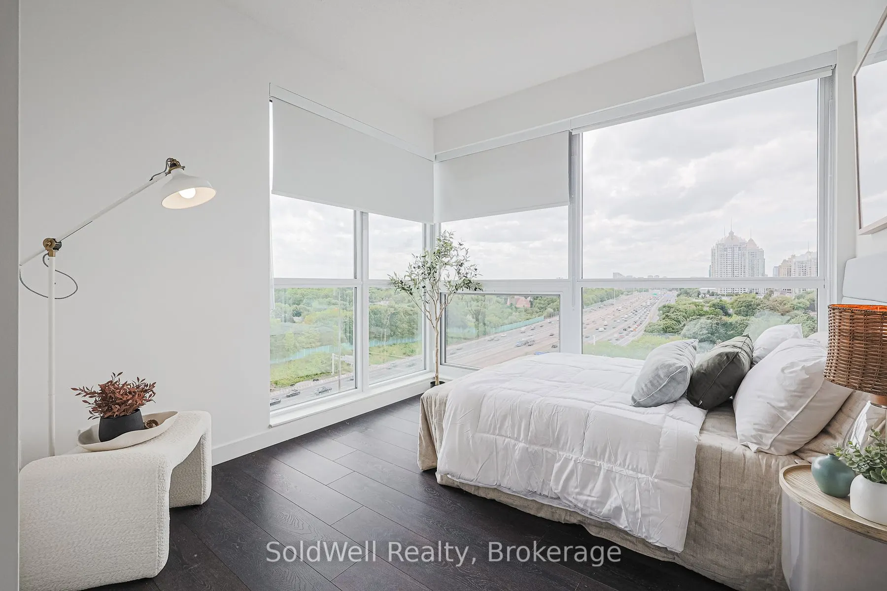 25 Mcmahon Drive, #1603