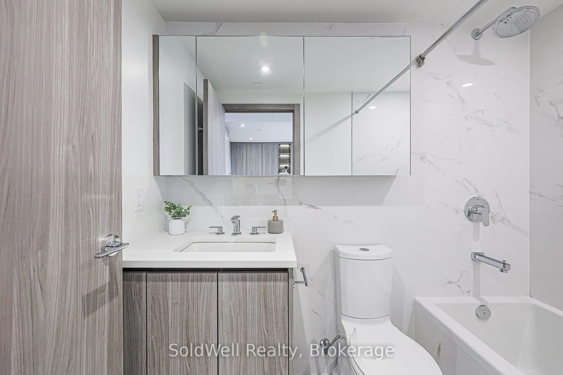 25 Mcmahon Drive, #1603