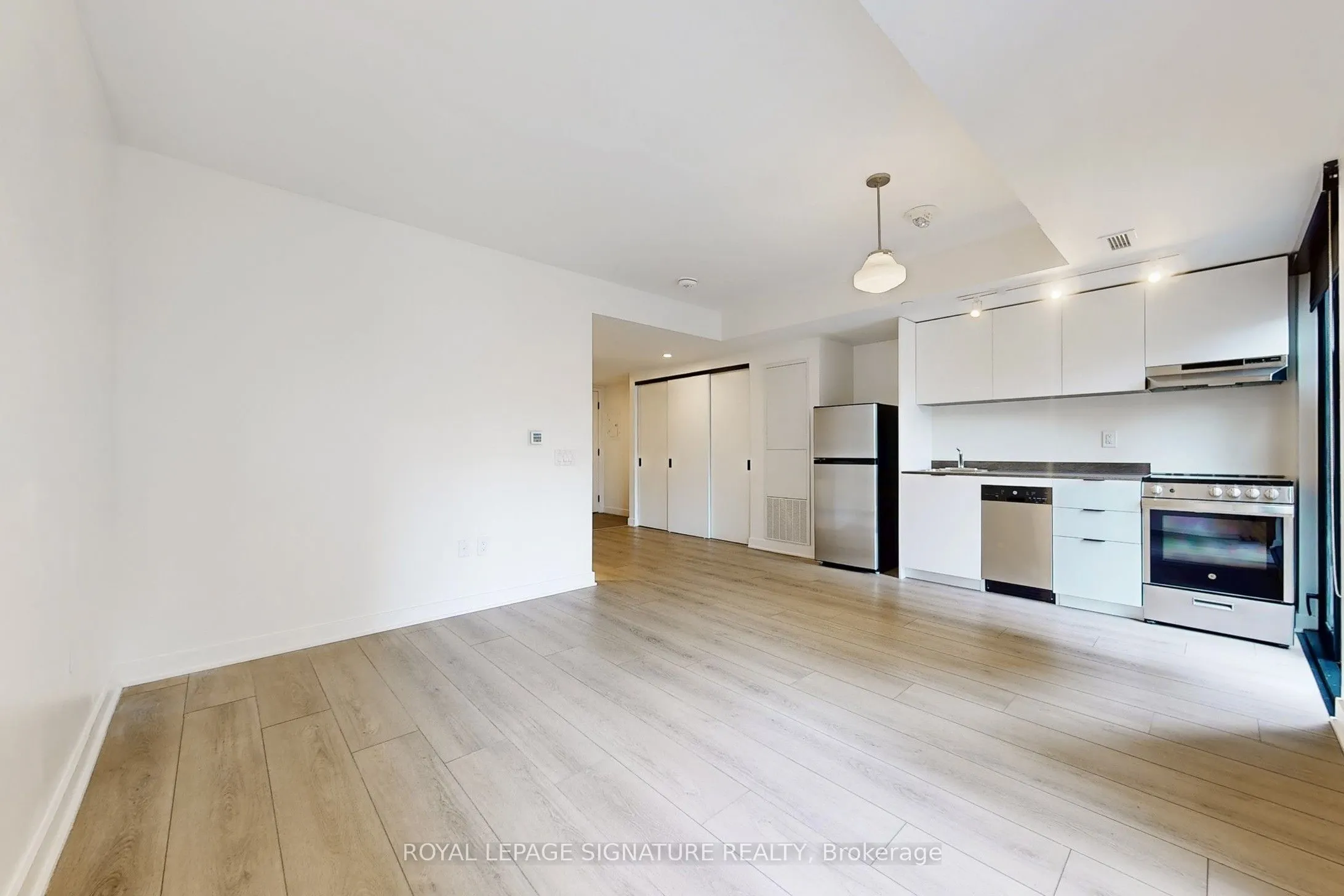 61 Charles Street E, #402