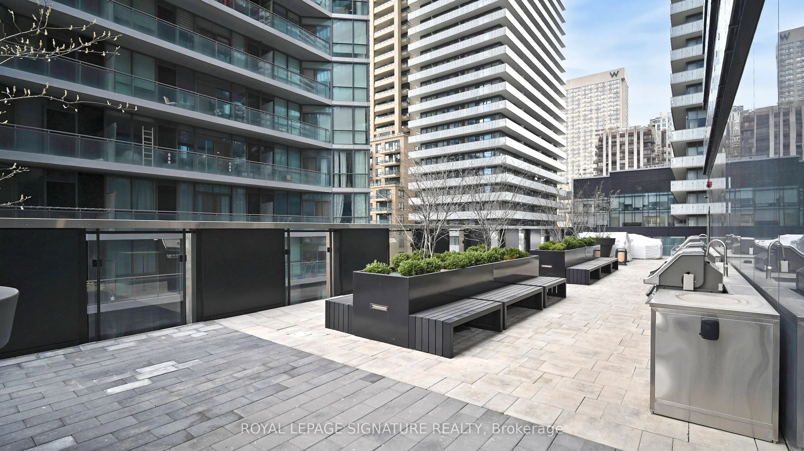 61 Charles Street E, #402