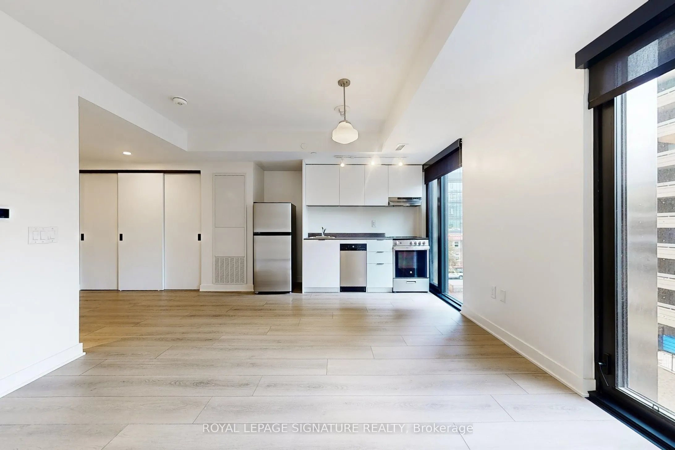 61 Charles Street E, #402