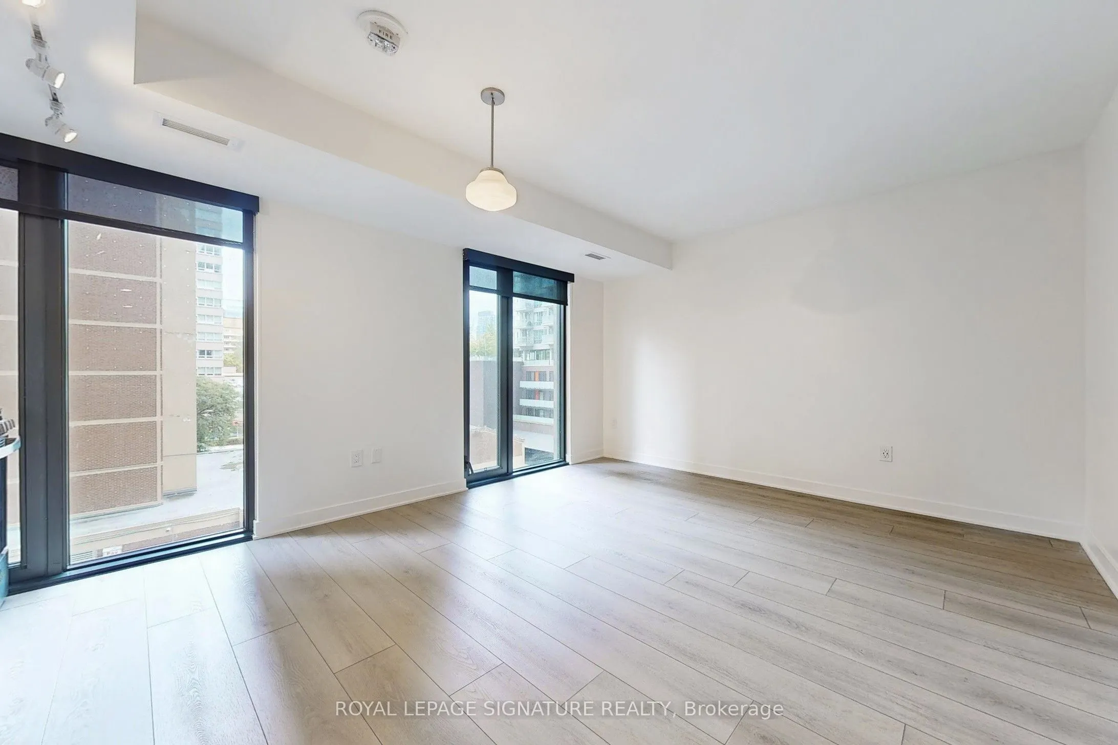 61 Charles Street E, #402