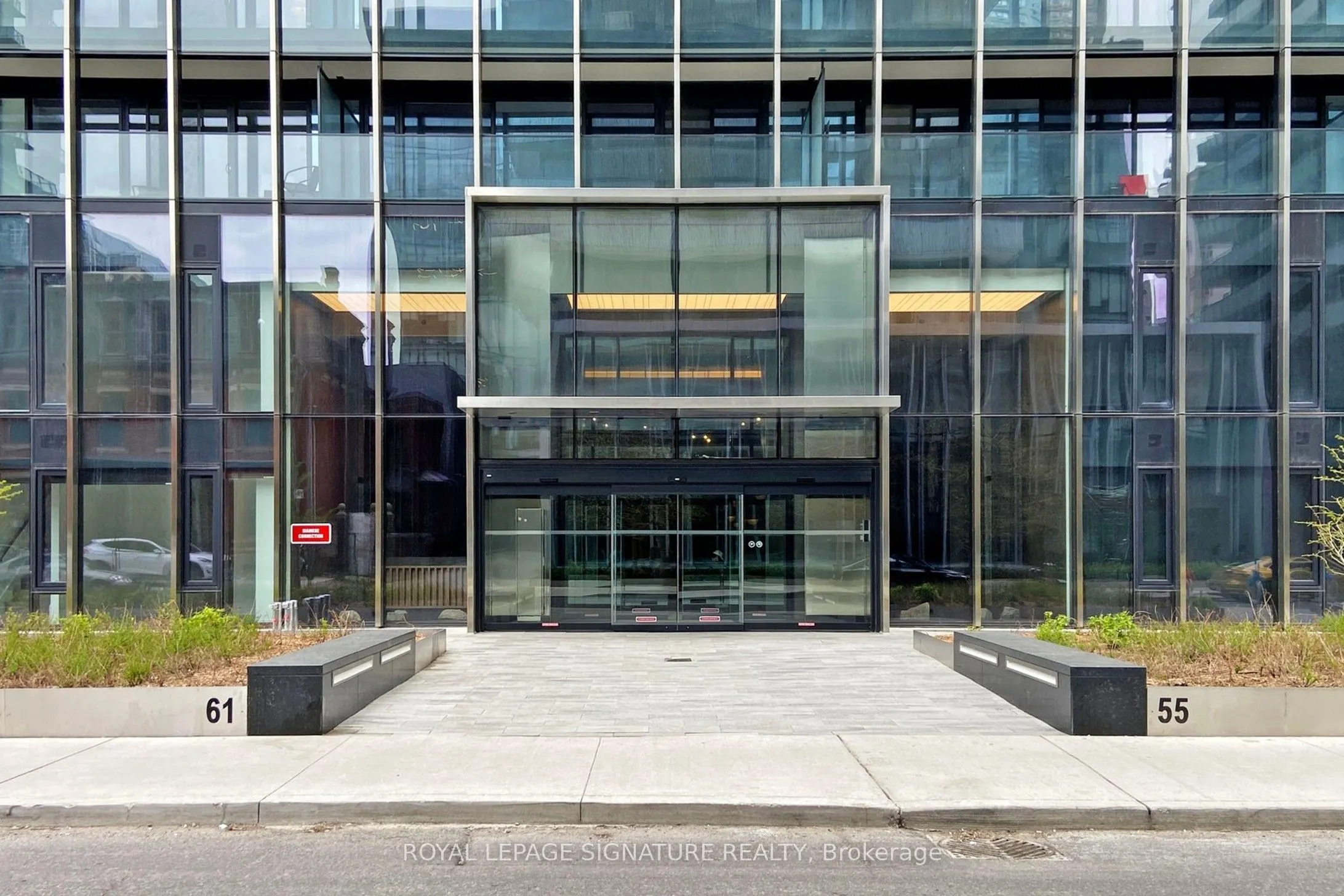 61 Charles Street E, #402